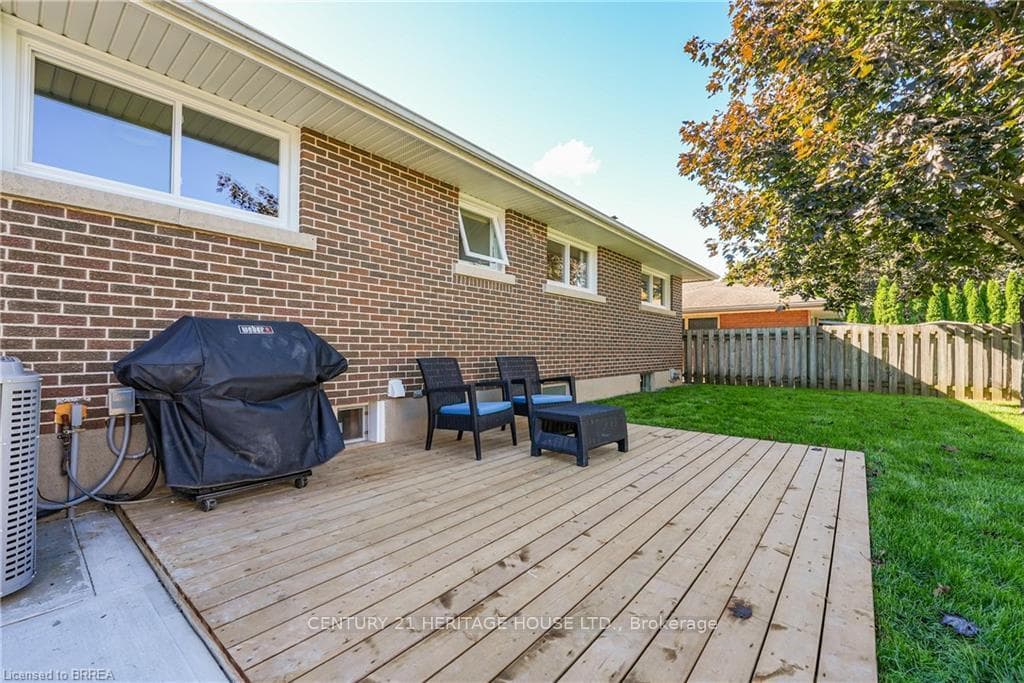 17 Preston Drive photo 31