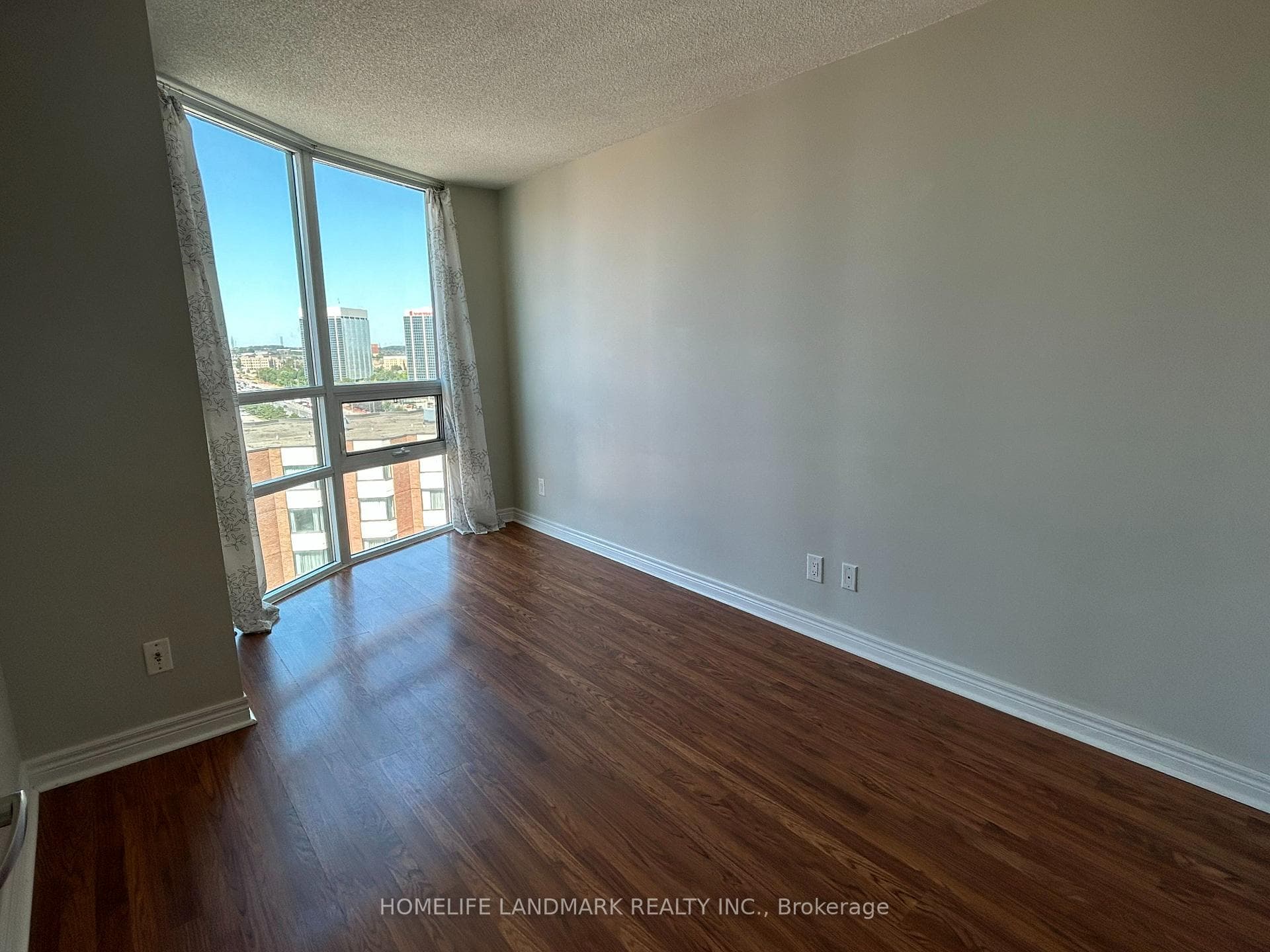 208 Enfield Place Unit 1808 photo 11