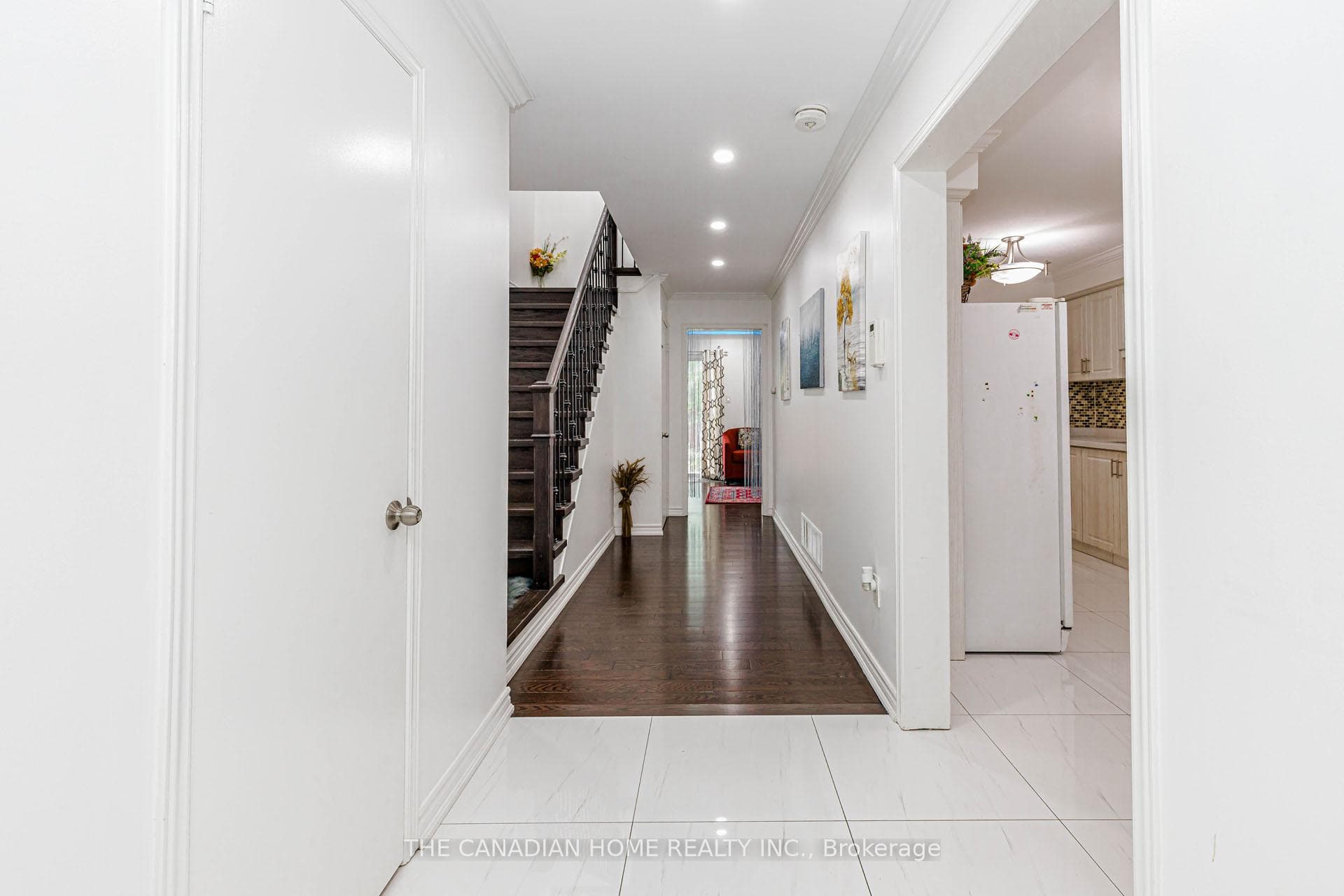 67 BIGHORN Crescent photo 7