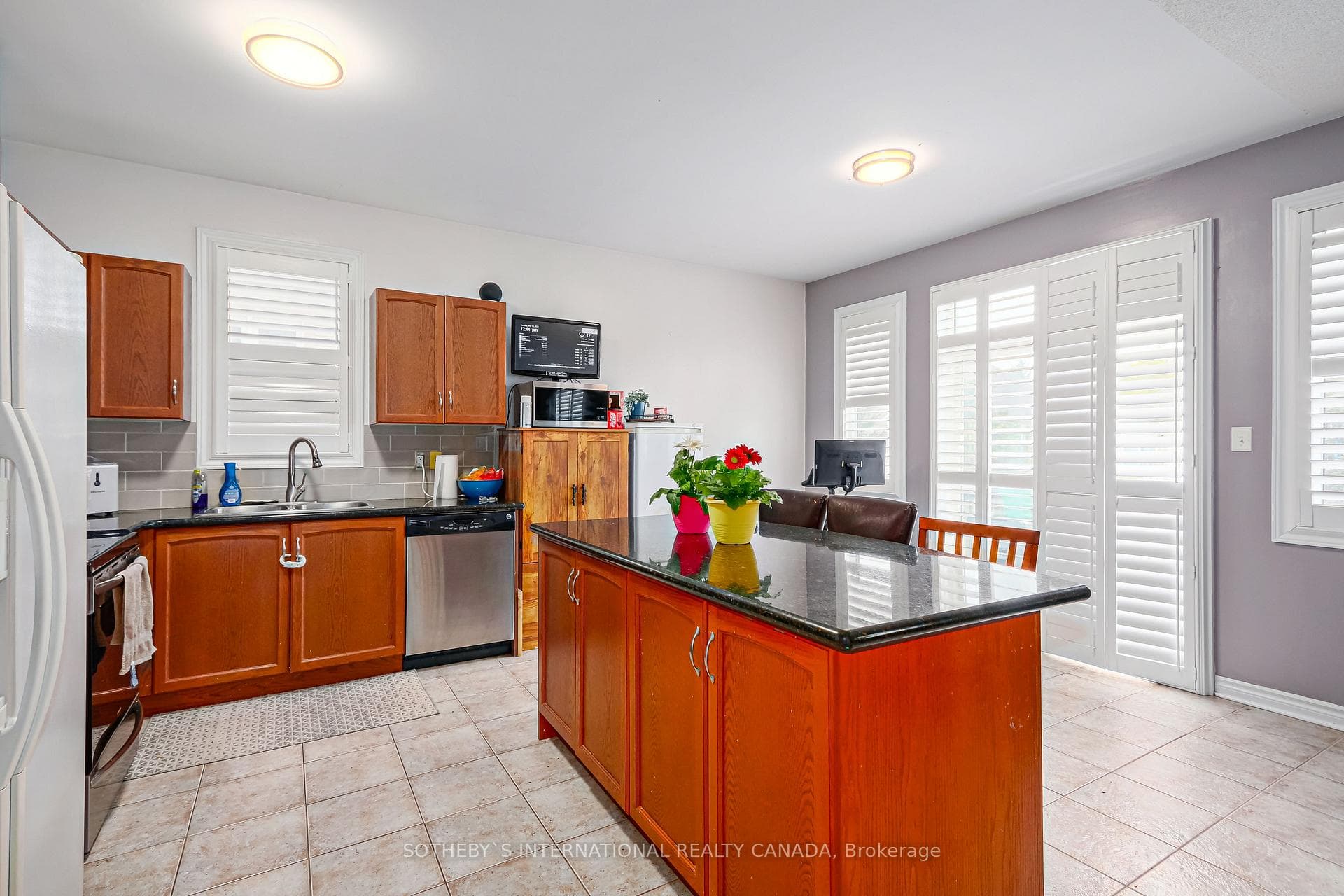 20 Grand Poplar Lane photo 11