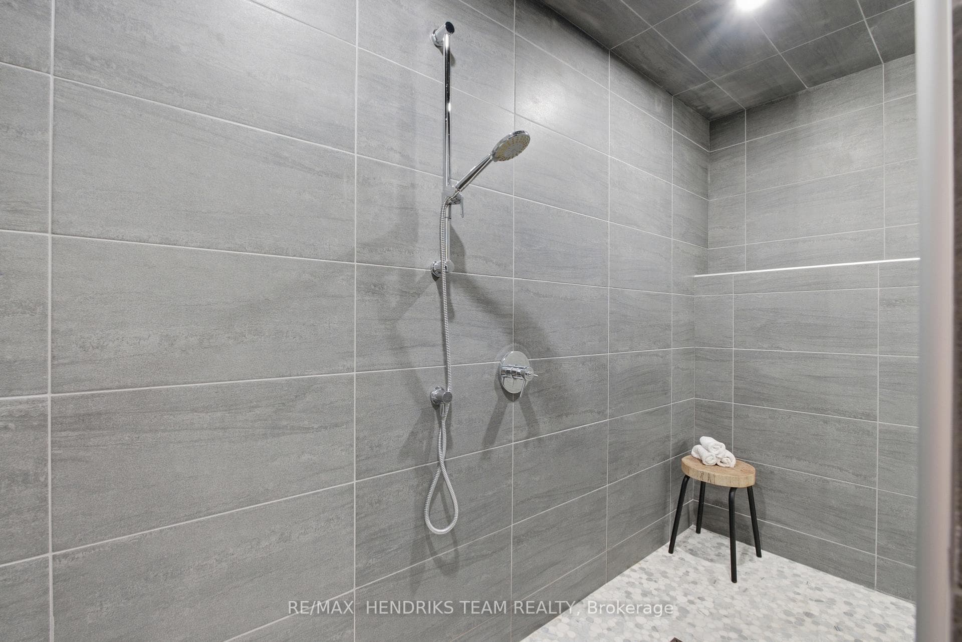 8 Stanmary Drive photo 33