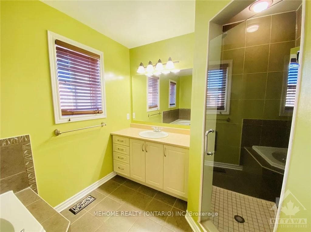 212 BURNABY Drive photo 18