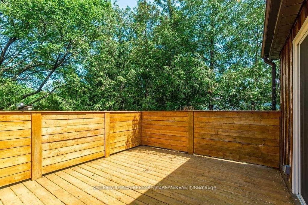29 Boulton Avenue Unit Upper photo 12