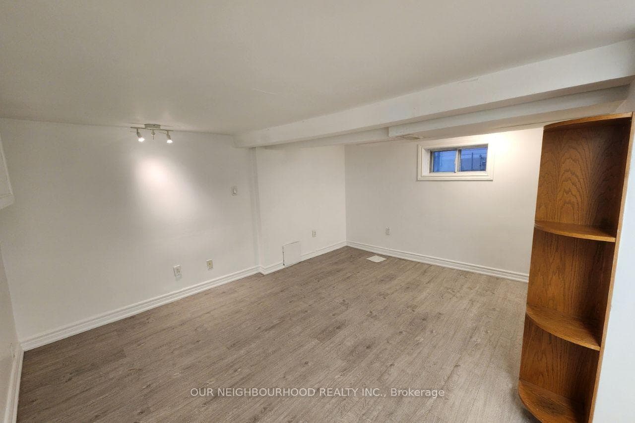 225 Fourth Avenue Unit Lower photo 3