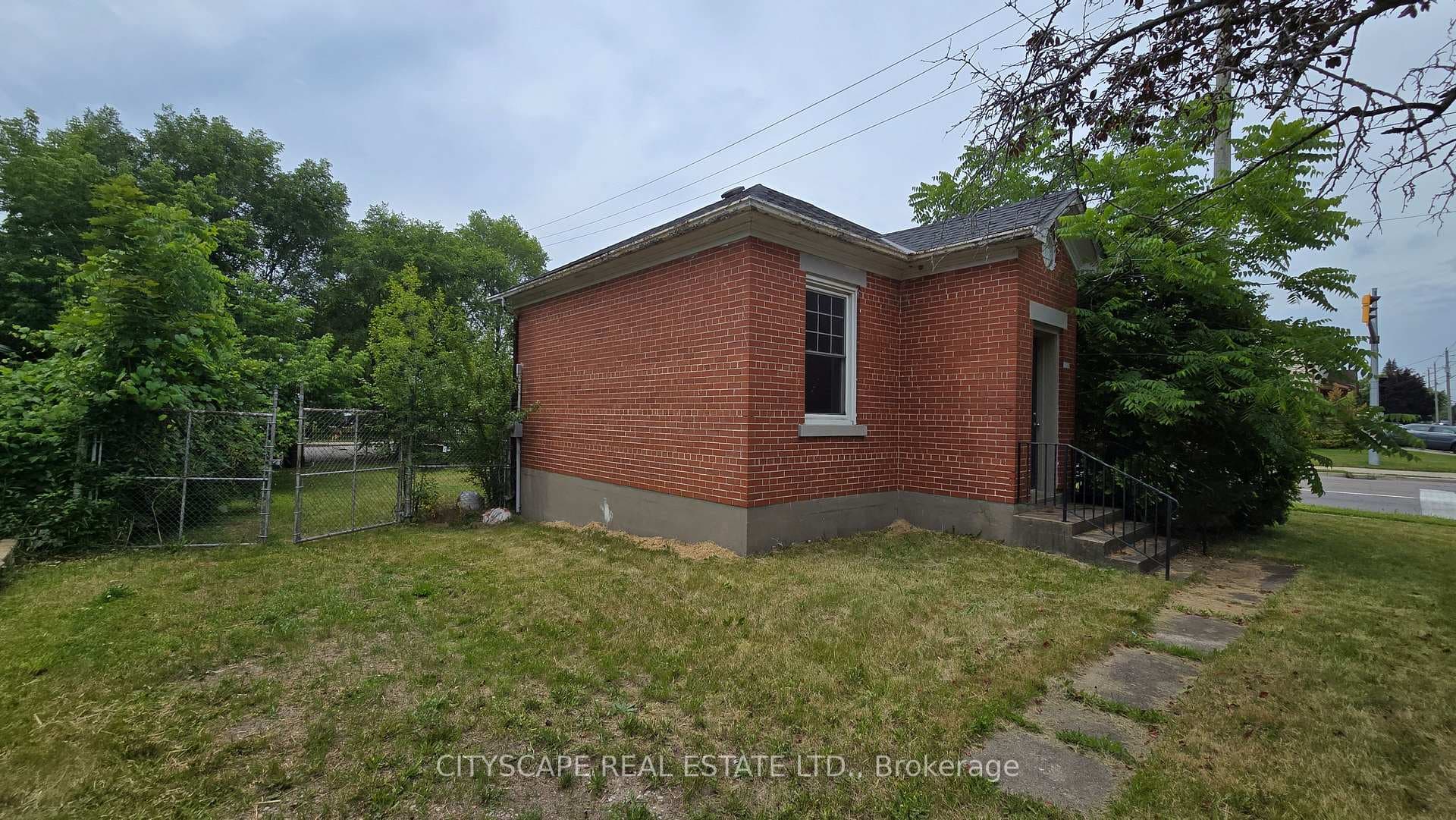 1504 Concession Road photo 5