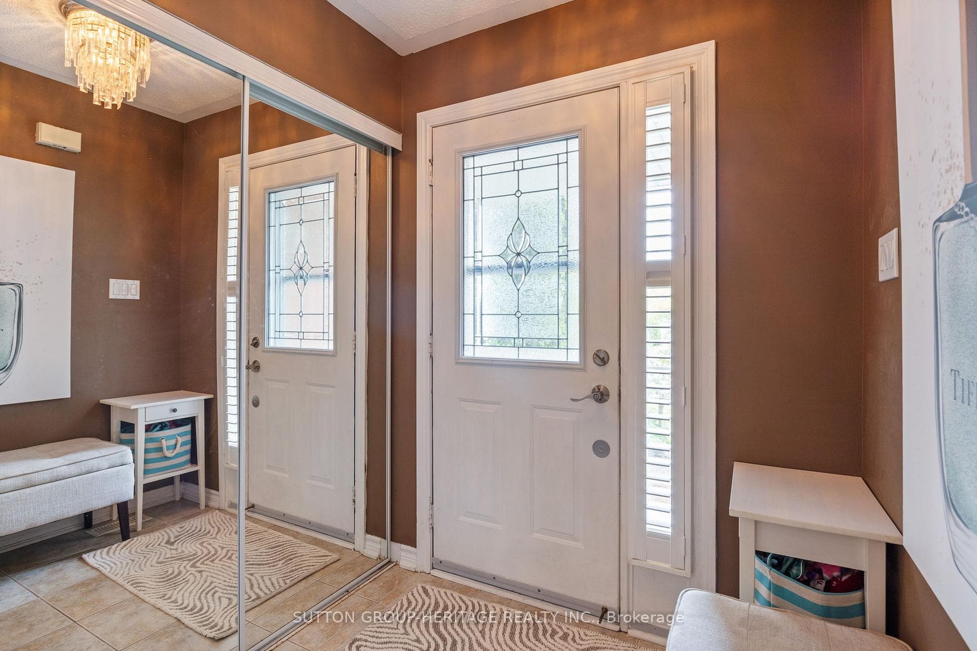 291 Bons Avenue photo 4