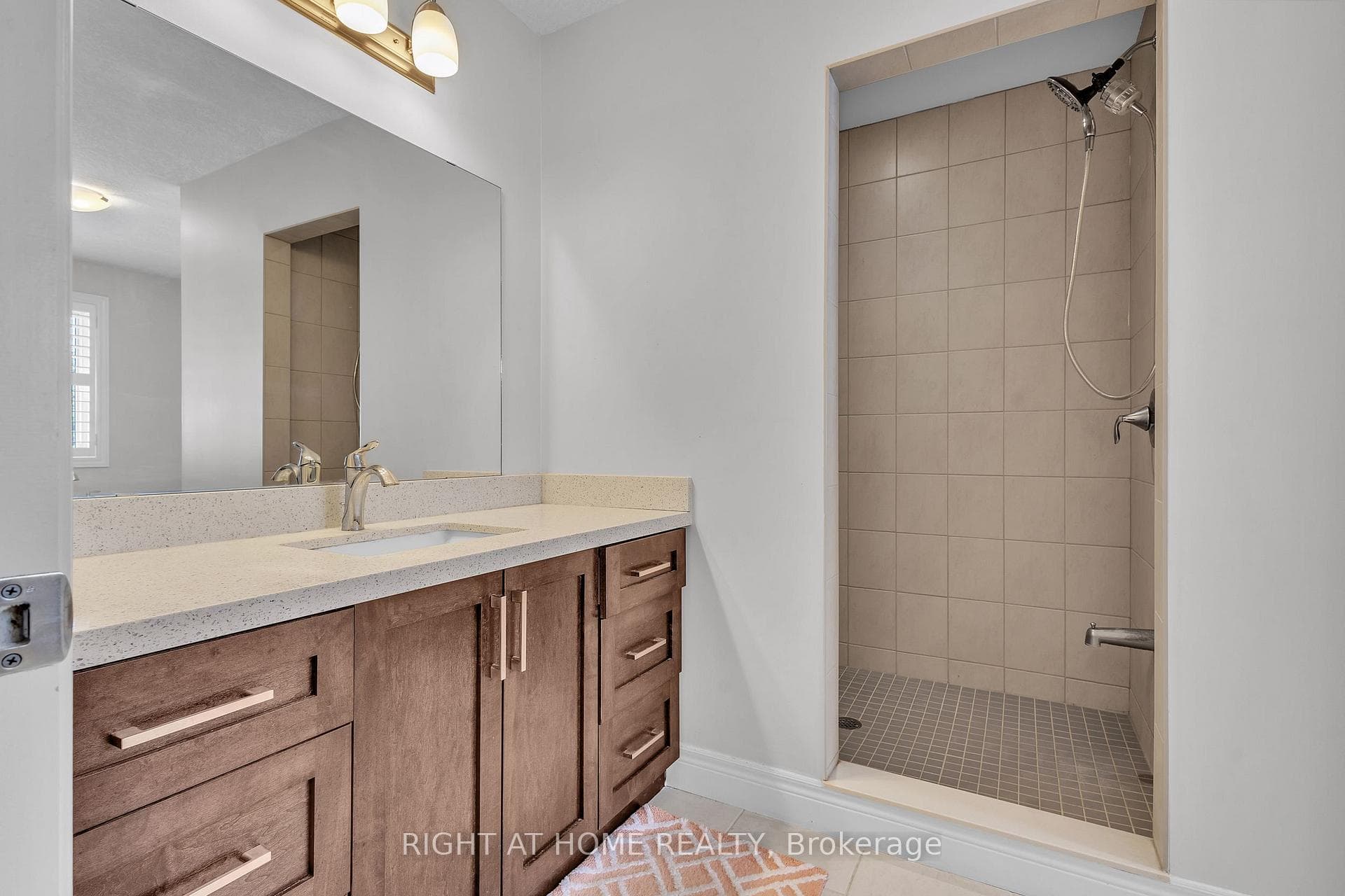 321 Carriage Way photo 23
