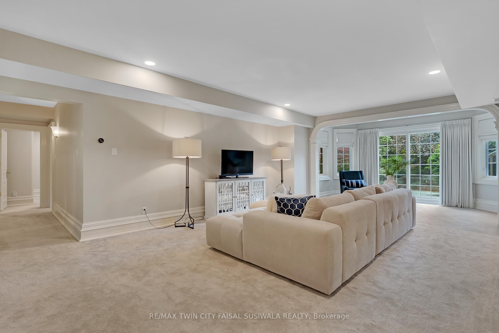 101 Deerpath Road photo 43