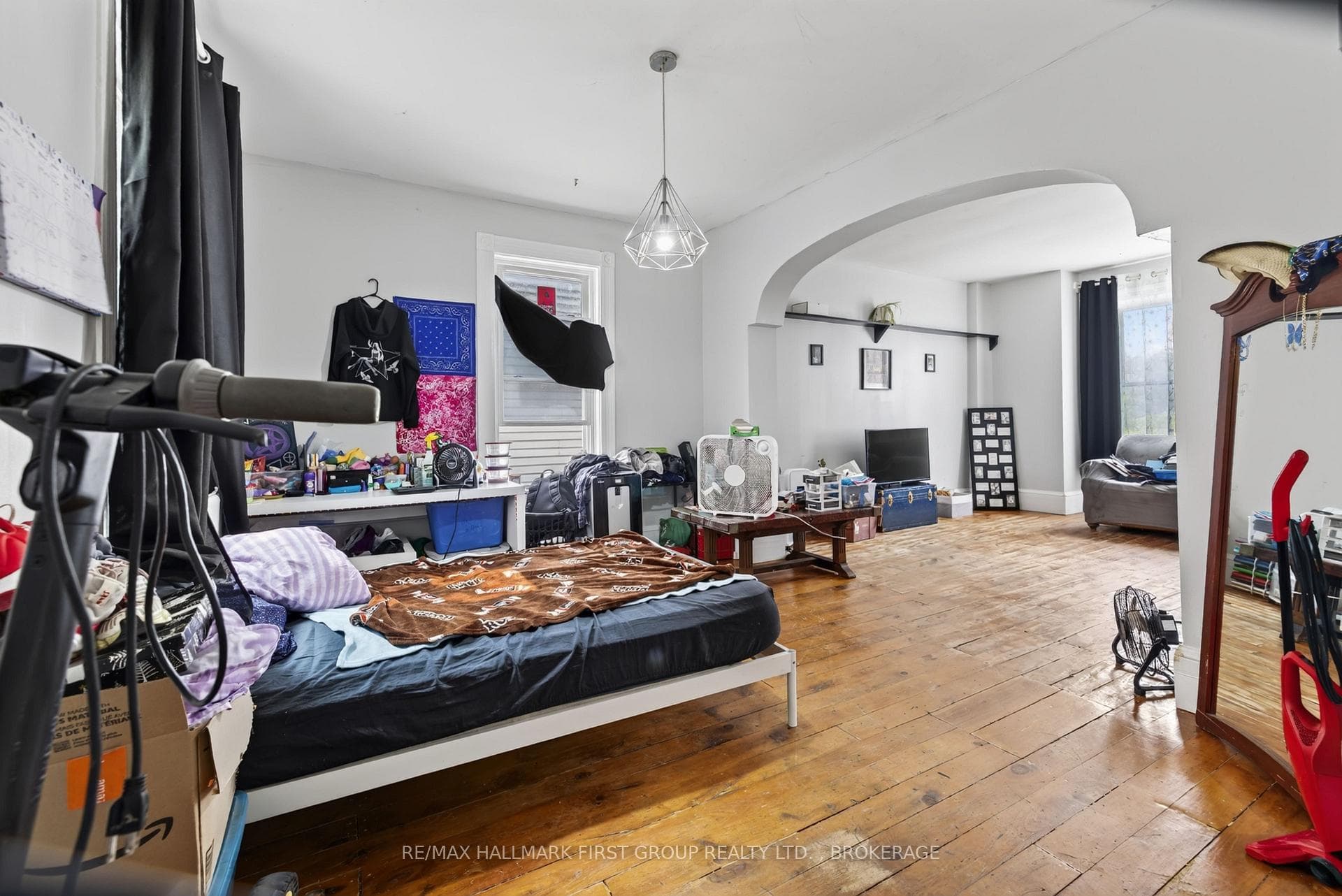 667 MONTREAL Street photo 9
