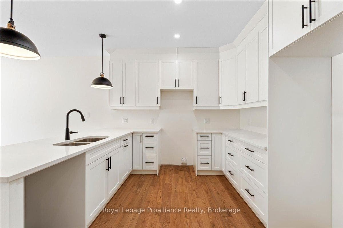 163 Pomeroy Avenue photo 15
