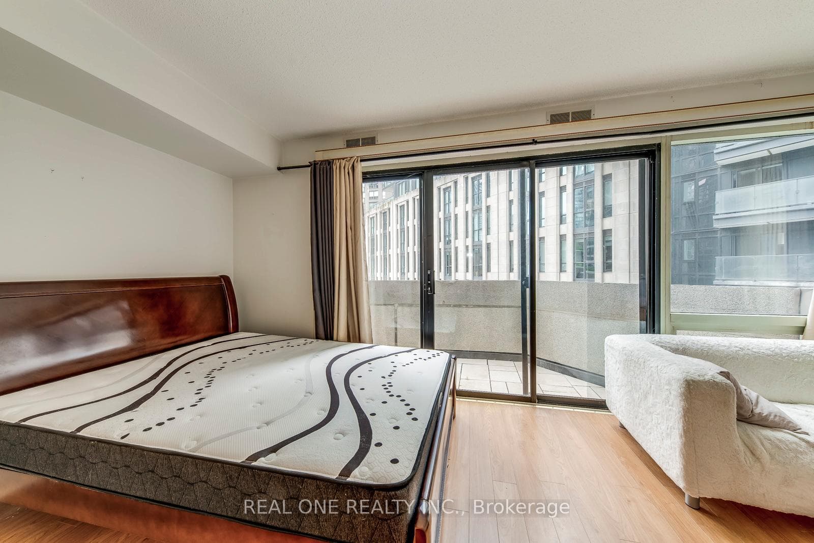 1001 Bay Street Unit 313 photo 17