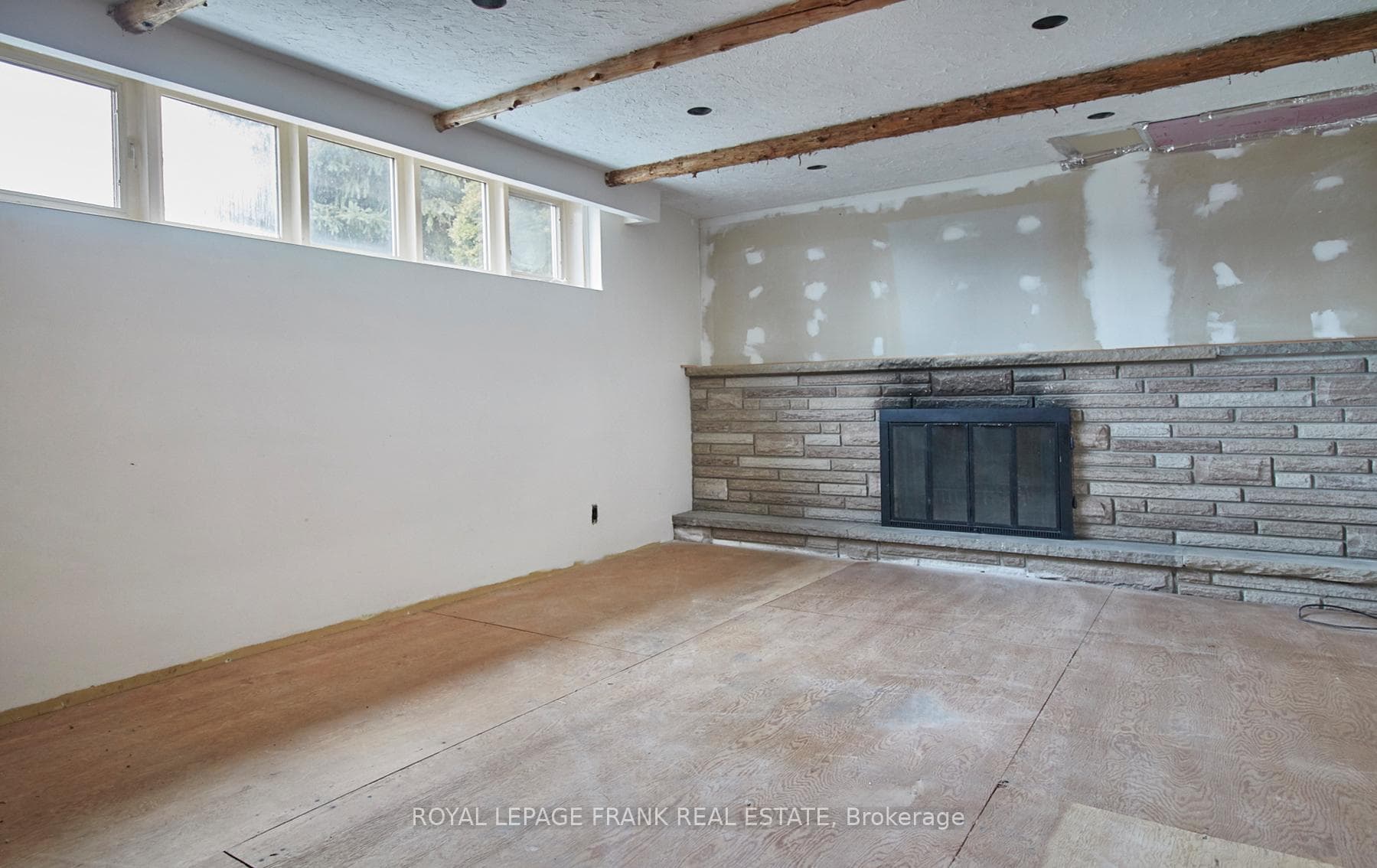 4760 Baldwin Street photo 23