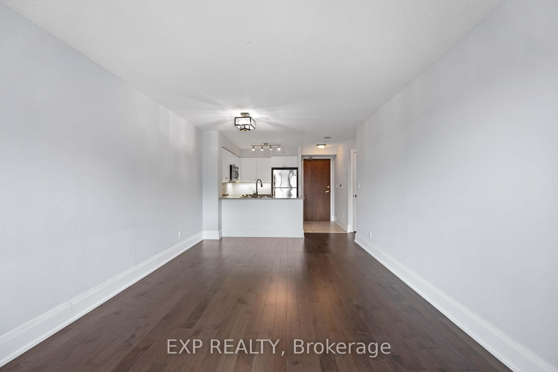 185 Oneida Crescent Unit 915 photo 11