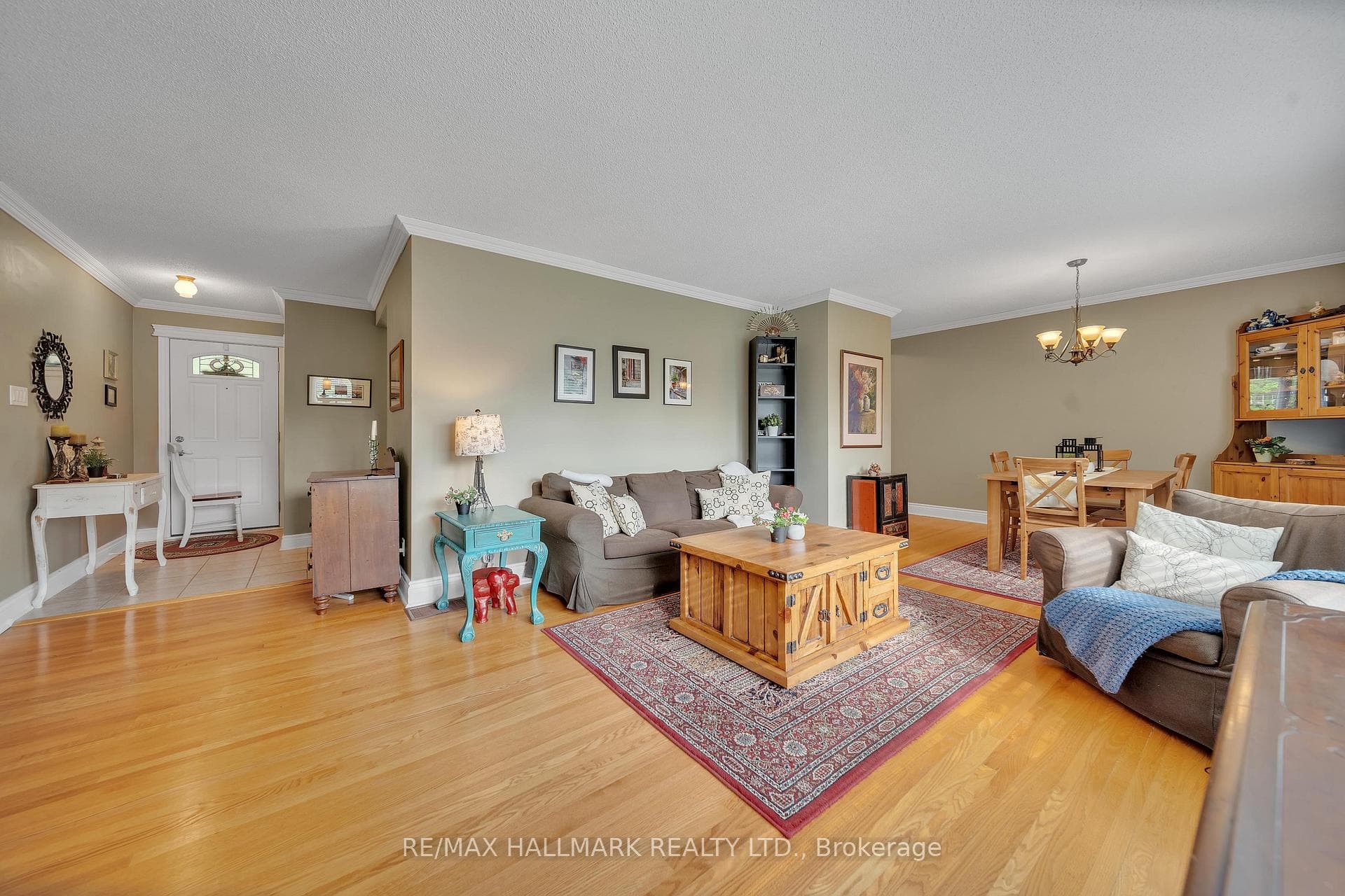 145 Adelaide Street photo 9