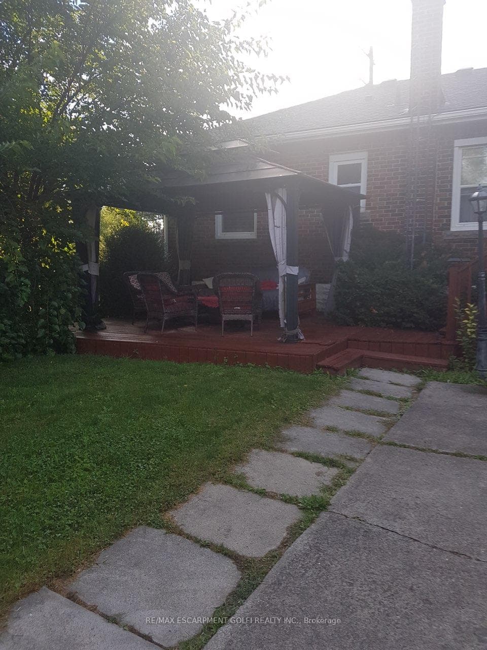 848 UPPER WELLINGTON Street photo 46