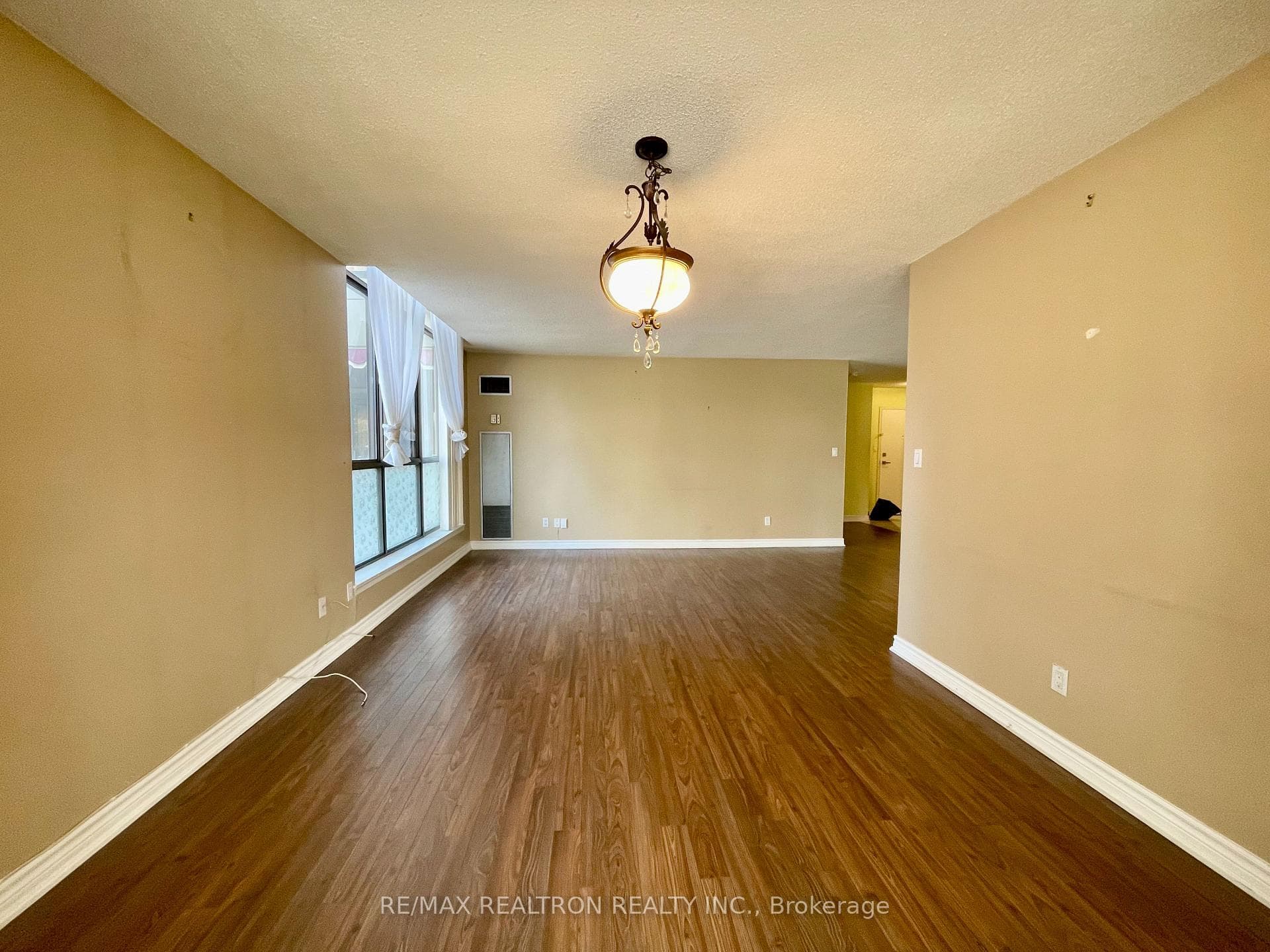 55 Bamburgh Circle Unit 114 photo 7