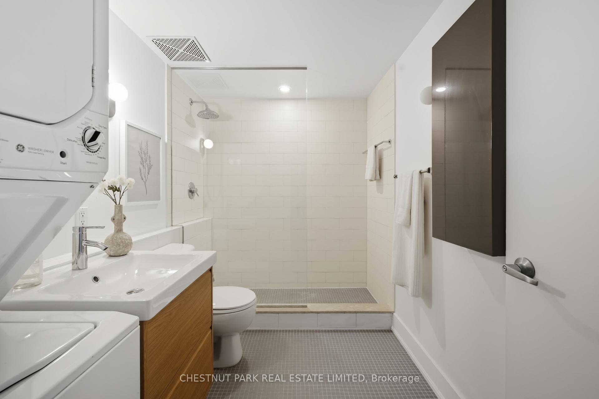 637 Lakeshore Boulevard Unit 215 photo 22