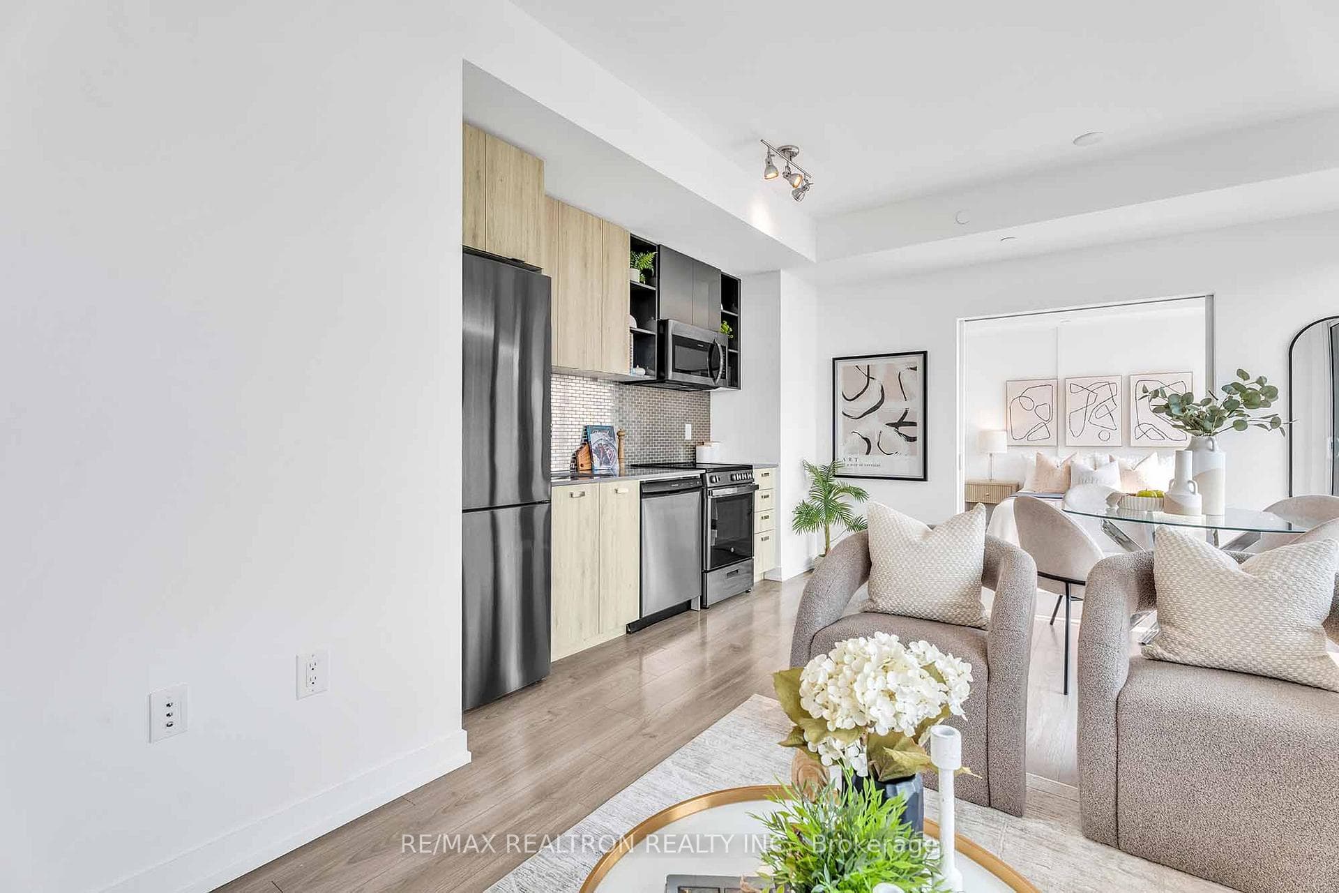 10 De Boers Drive Unit 801 photo 20