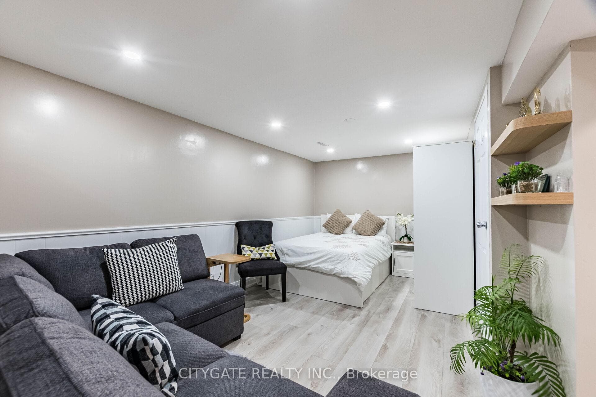 6945 pamplone Mews photo 42