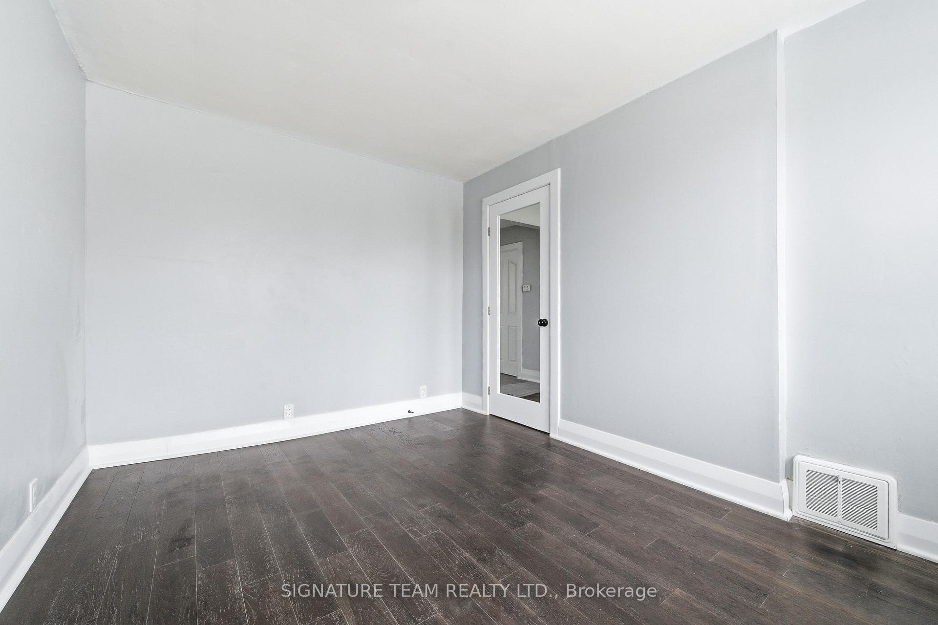 756 Pembroke Street photo 8