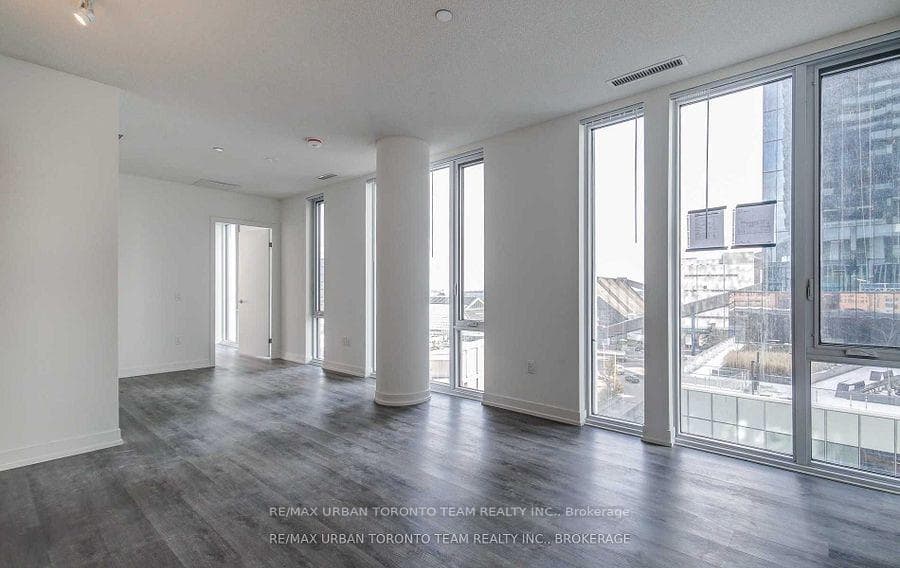 138 Downes Street Unit 807 photo 10