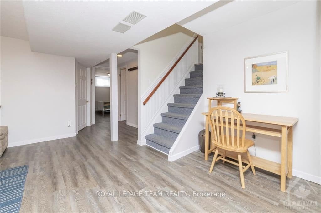 8253 UNITED Avenue photo 19