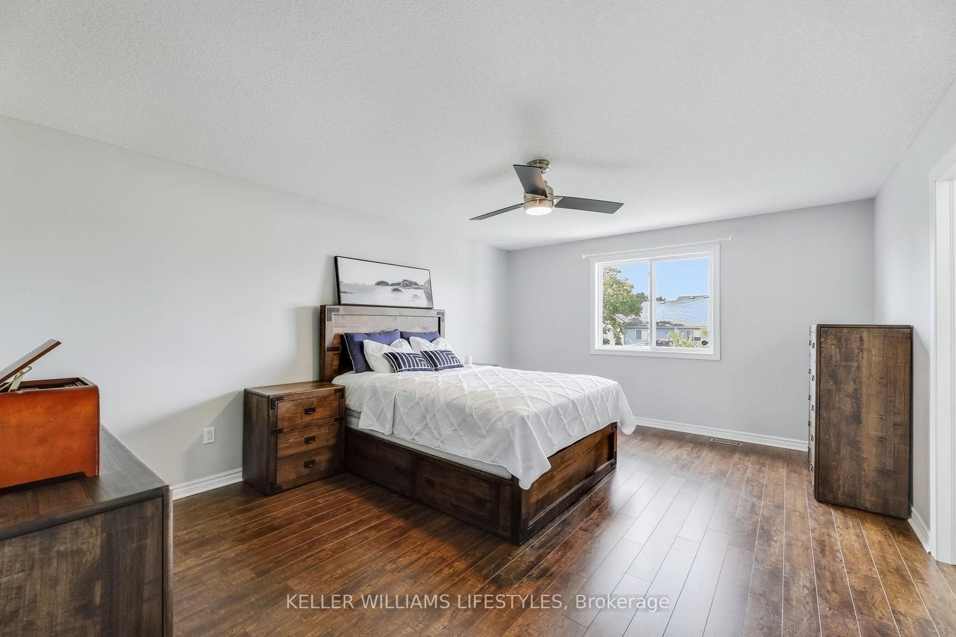 940 GRENFELL Drive photo 22