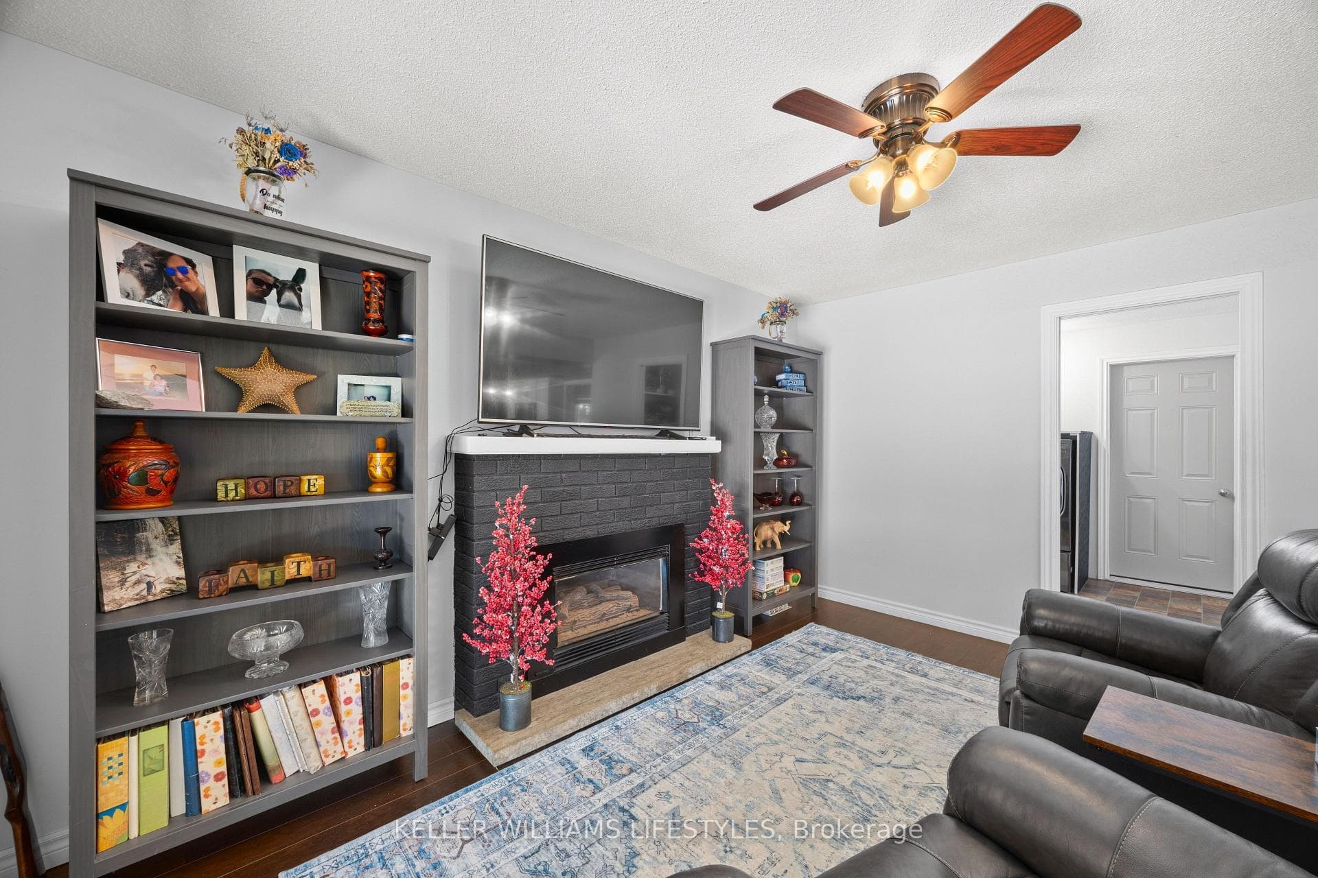 219 Dundas Street photo 13