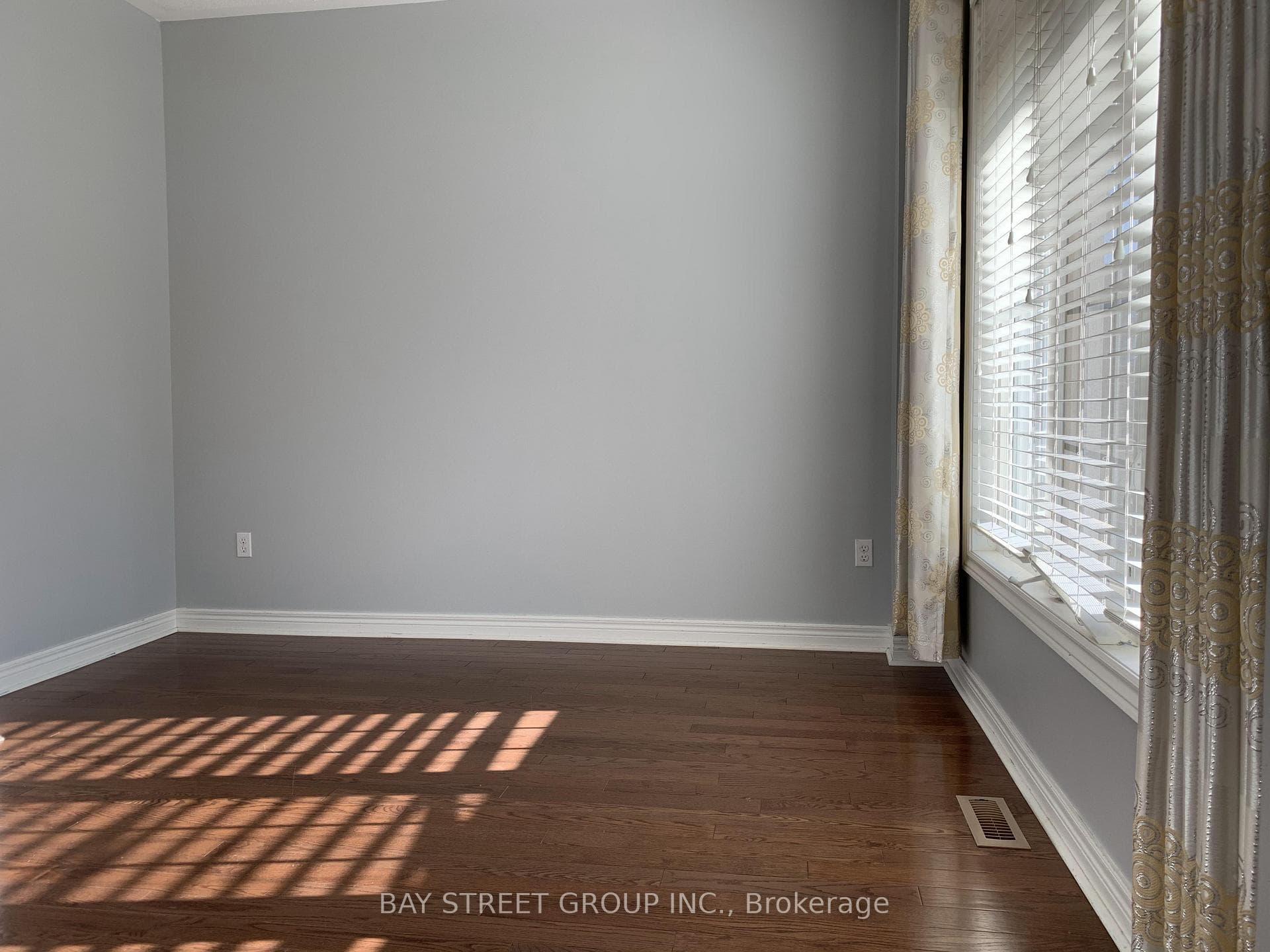 381 Cornell Rouge Boulevard photo 4
