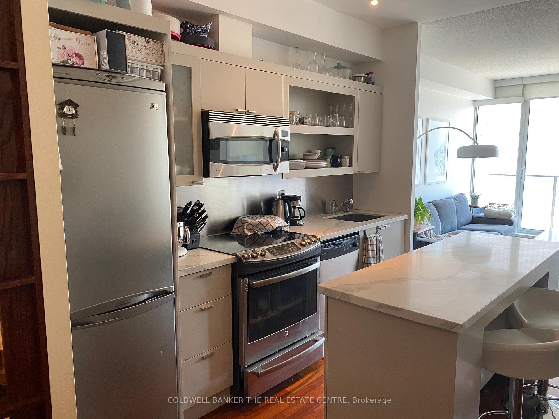 111 Elizabeth Street Unit 1610 photo 6