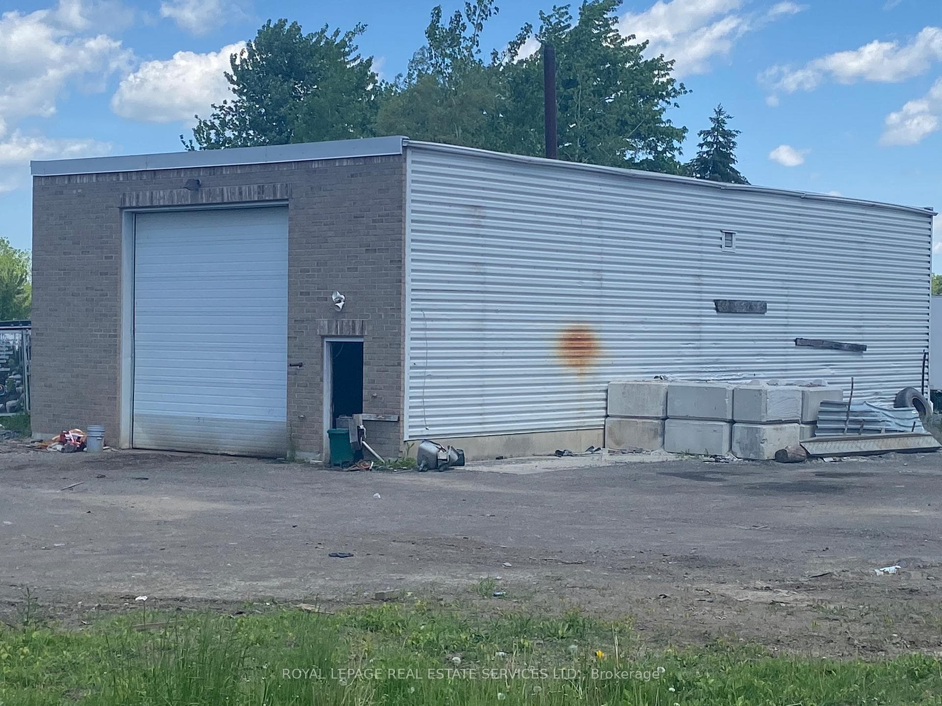 10641 Trafalgar Road photo 7