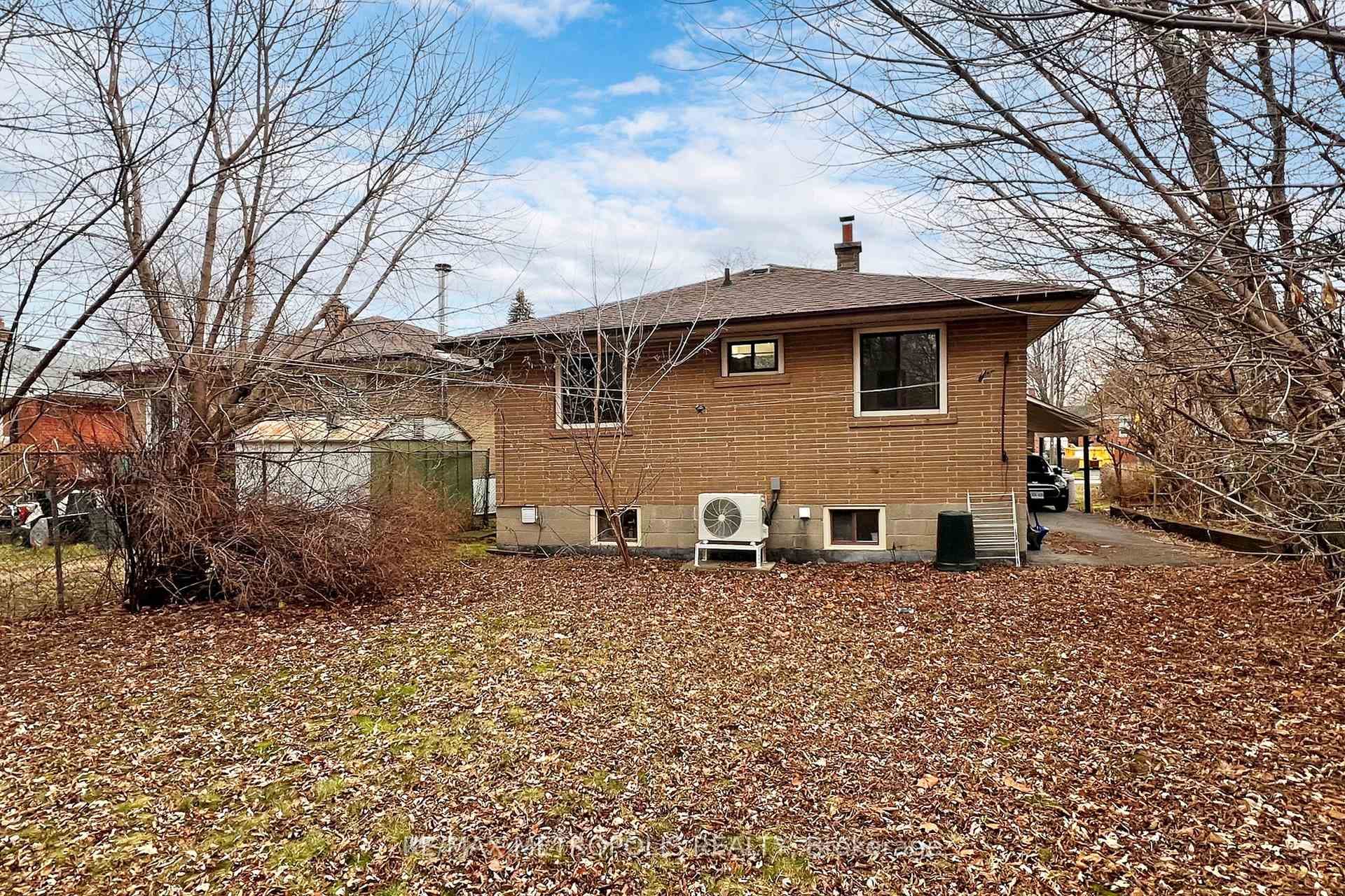 21 Mackinac Crescent Unit Main photo 35