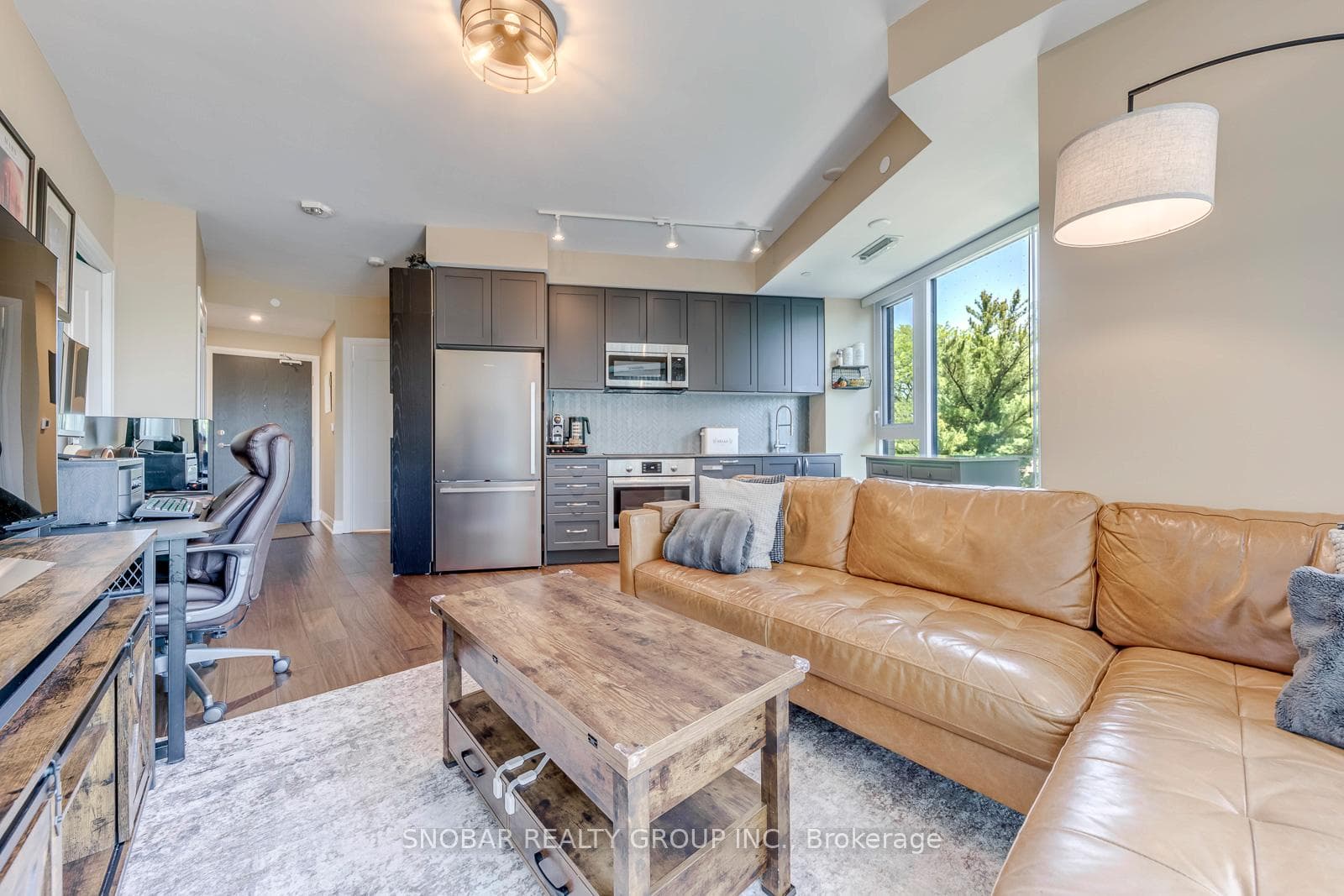 293 The Kingsway N/A Unit 310 photo 6