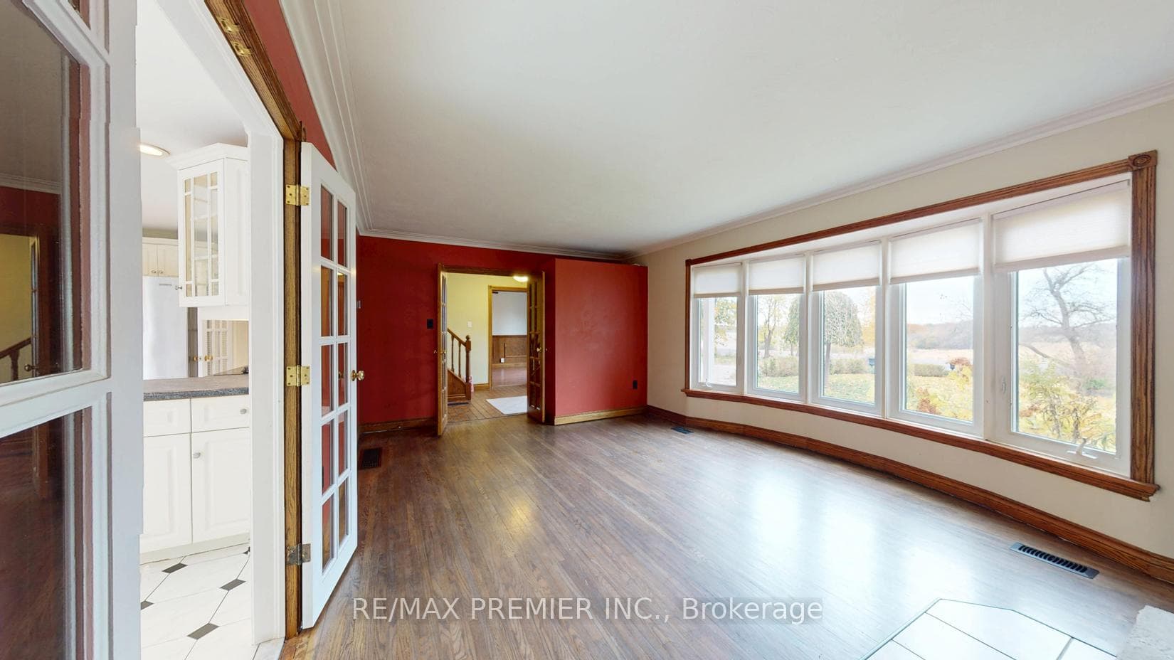 9190 Trafalgar Road photo 5