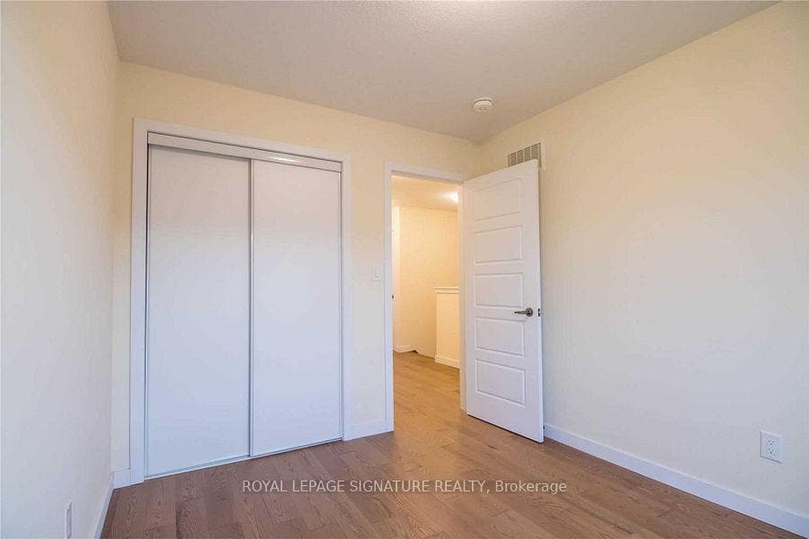 76 Scarletwood Street photo 30