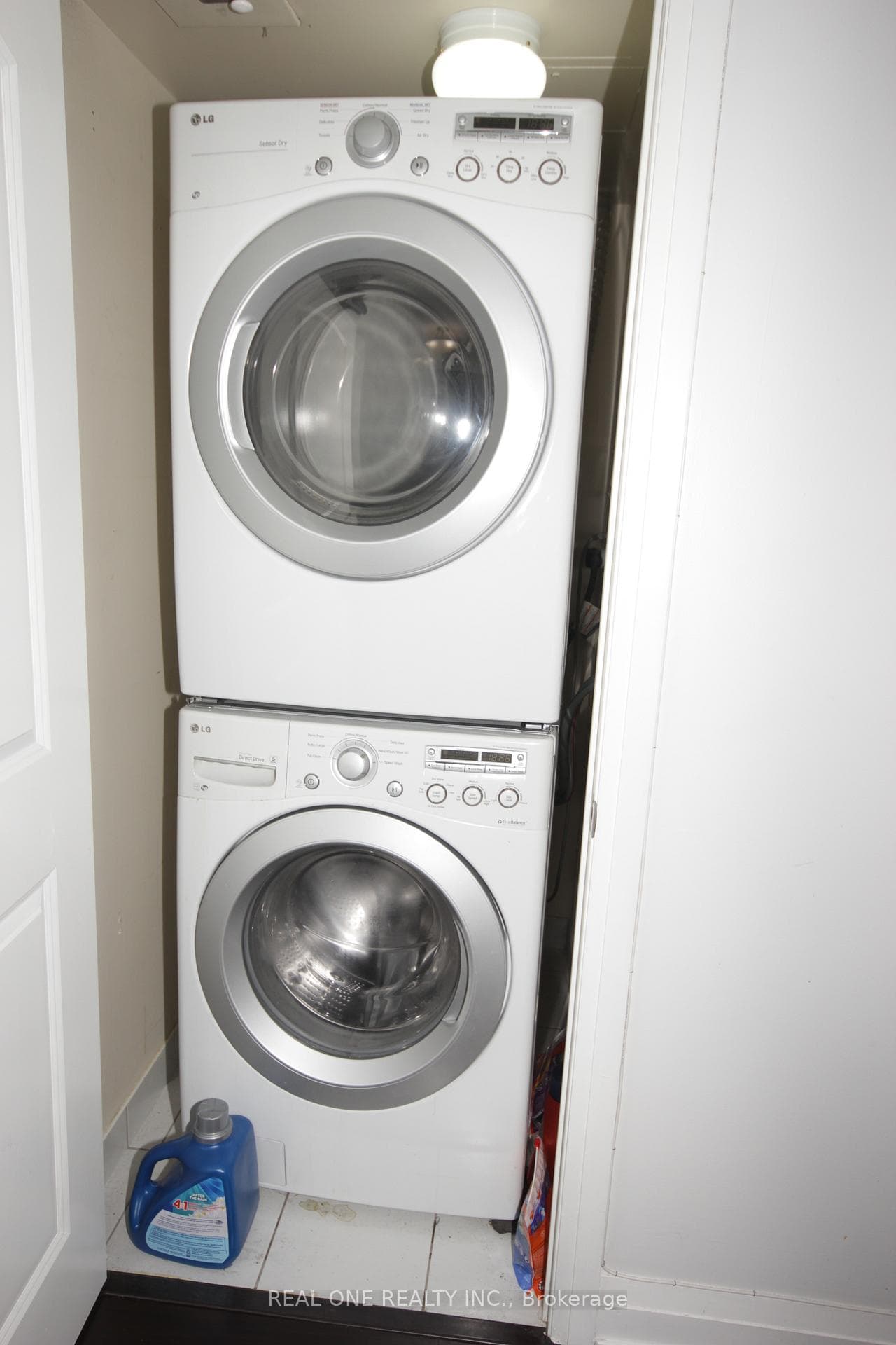 55 De Boers Drive Unit 1015 photo 12