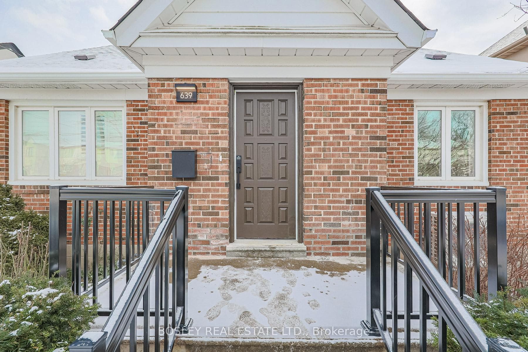 639 Glengrove Avenue photo 3