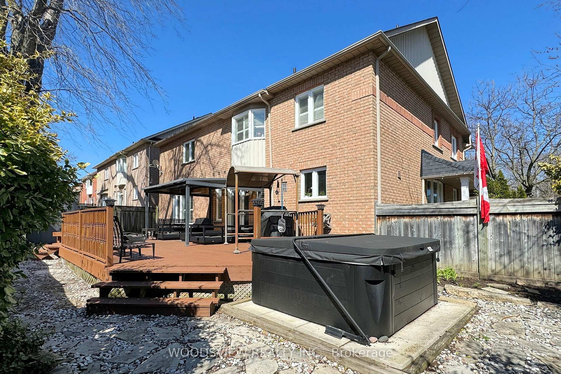 899 Voyager Avenue photo 36