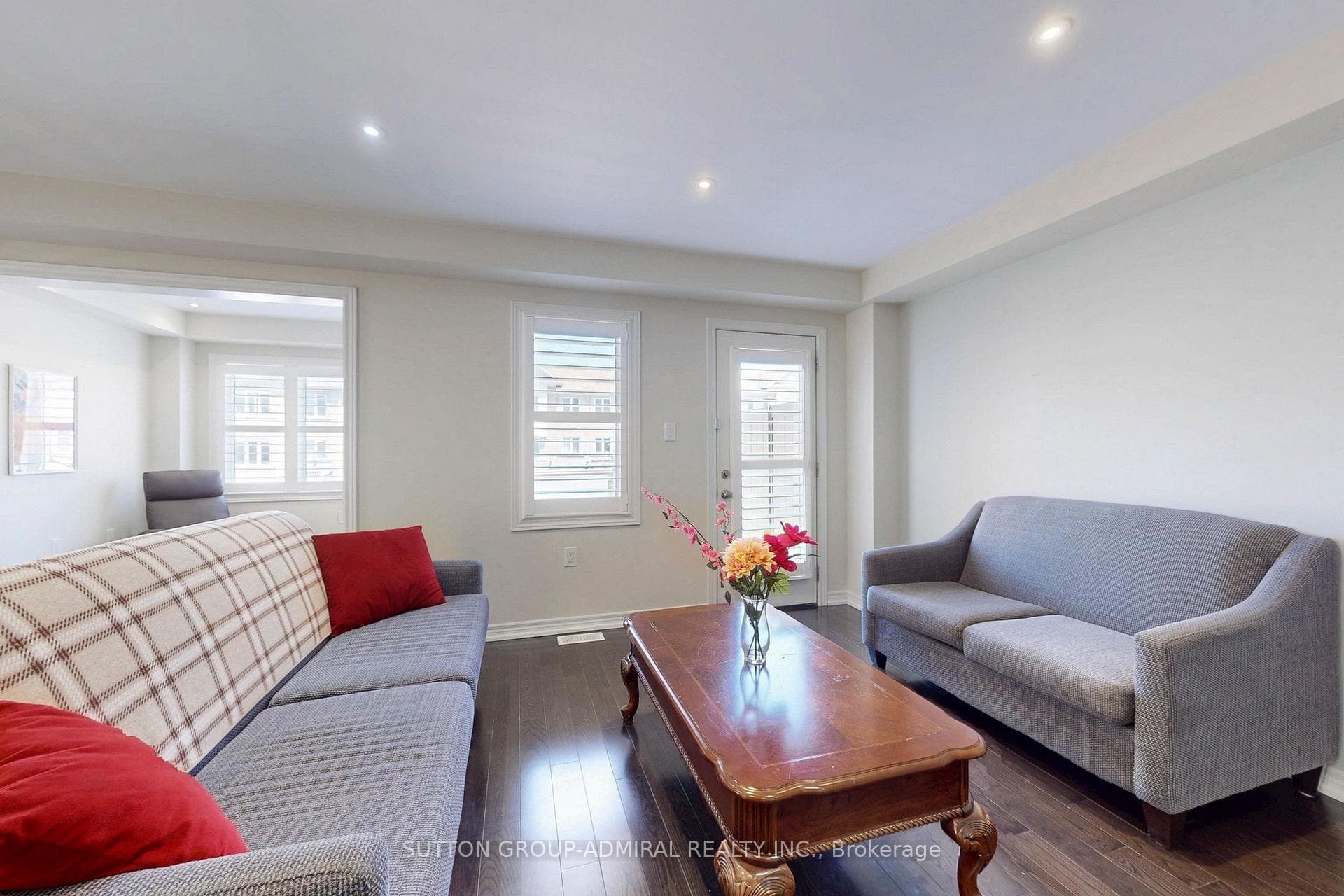 35 Pringdale Gardens Circle photo 12