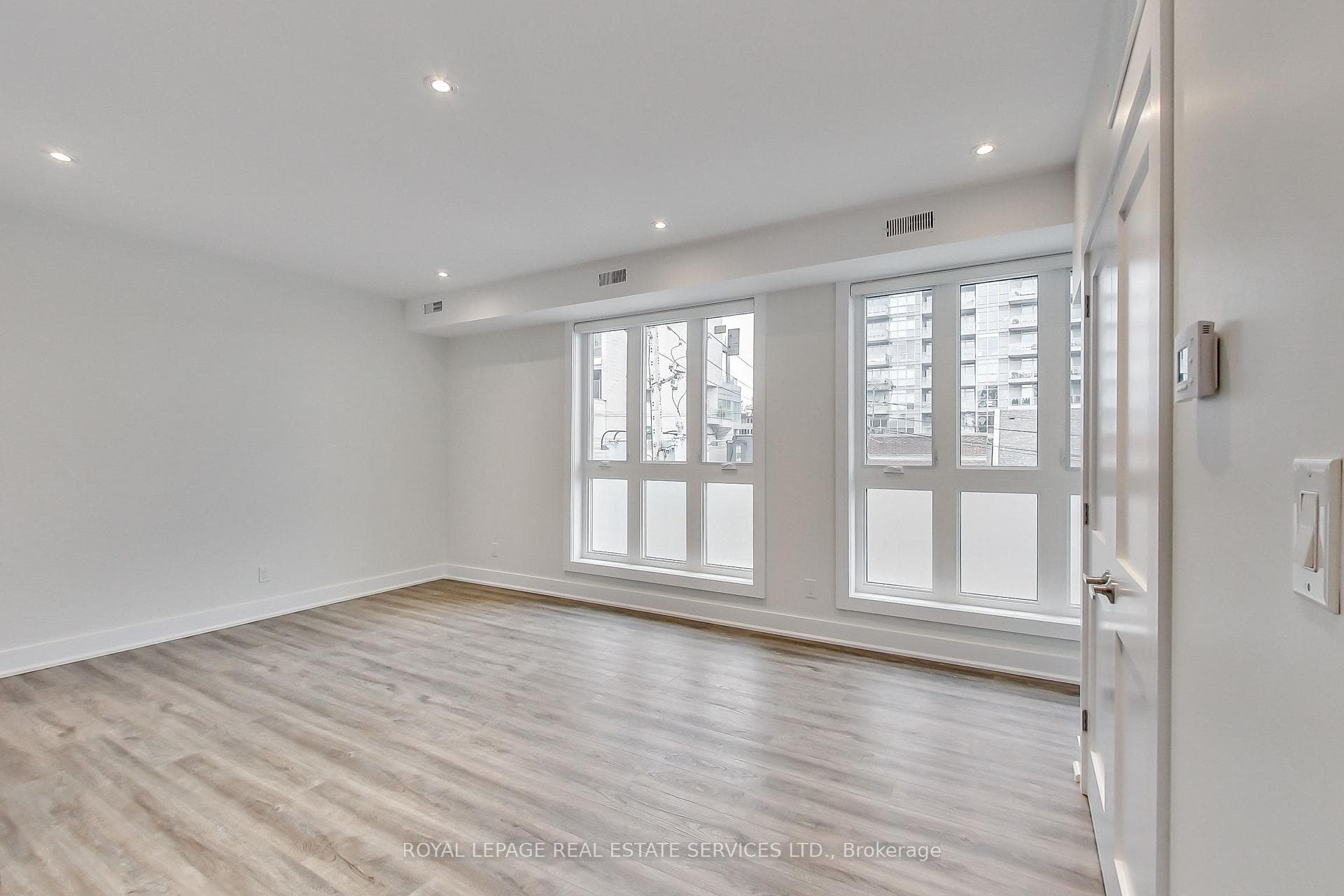 235 Davenport Road Unit D photo 9