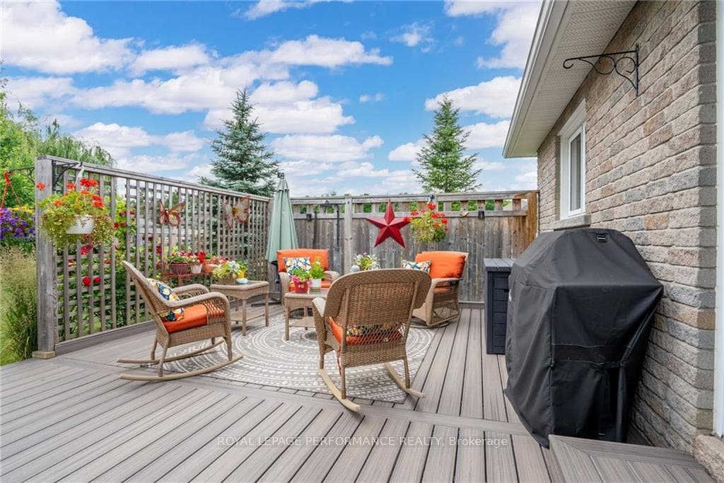 5 STRATFORD Boulevard photo 24