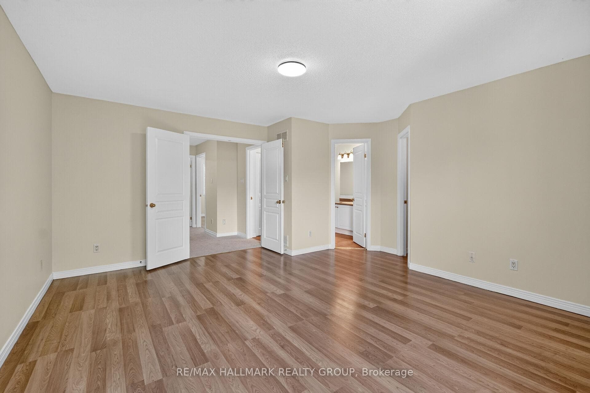 24 Gray Crescent photo 23
