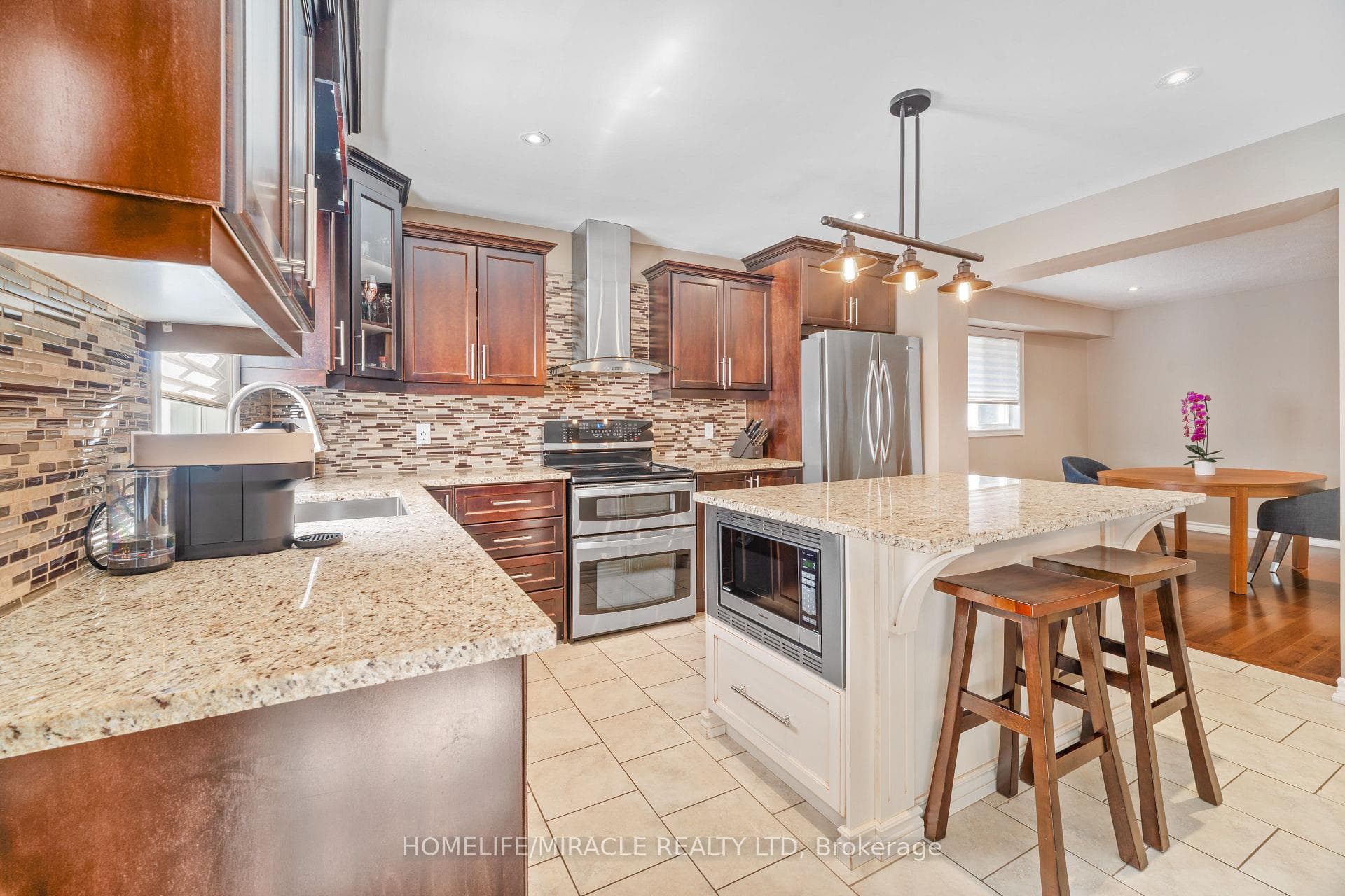21 Davinci Boulevard photo 18