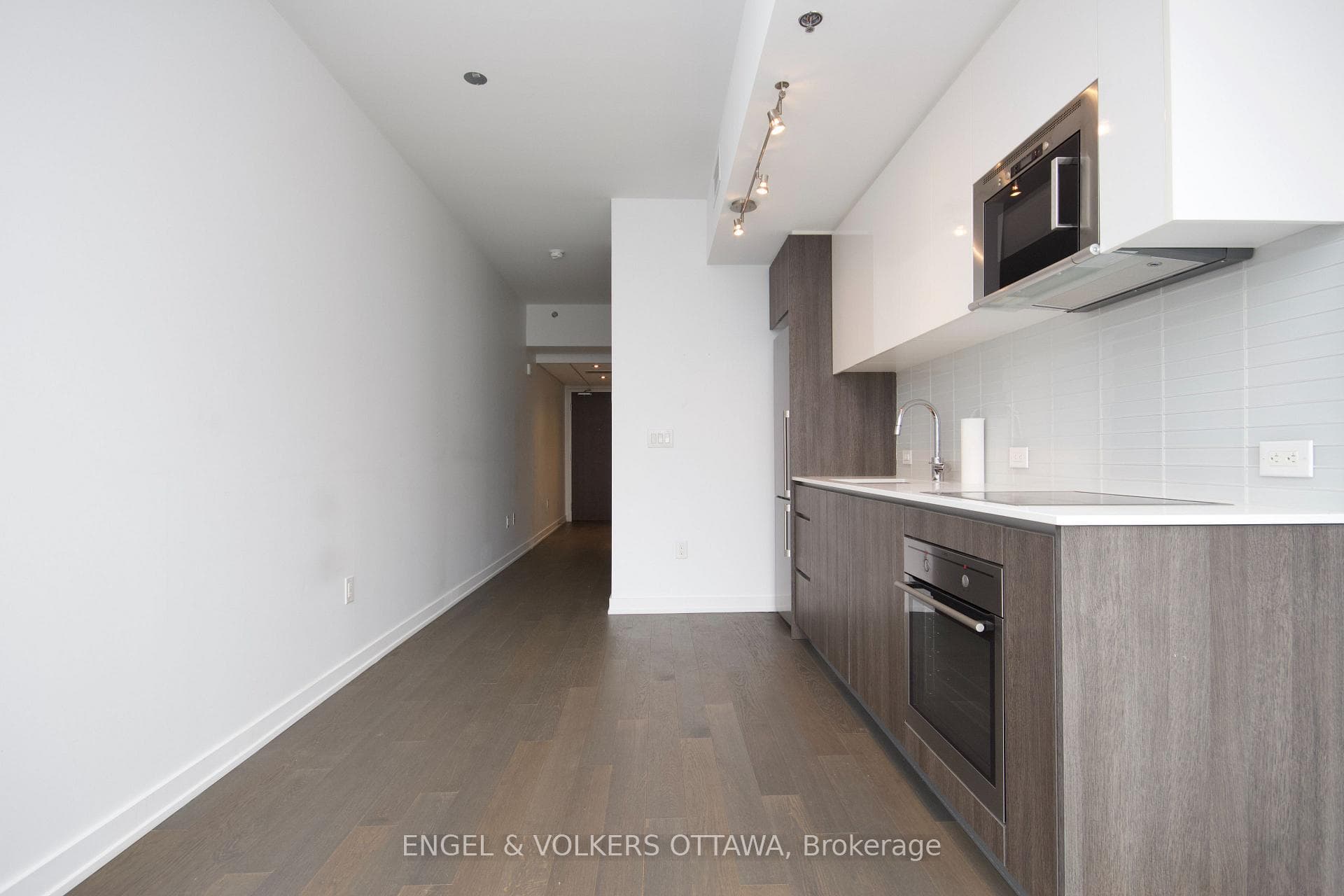 199 Slater Street Unit 2105 photo 9