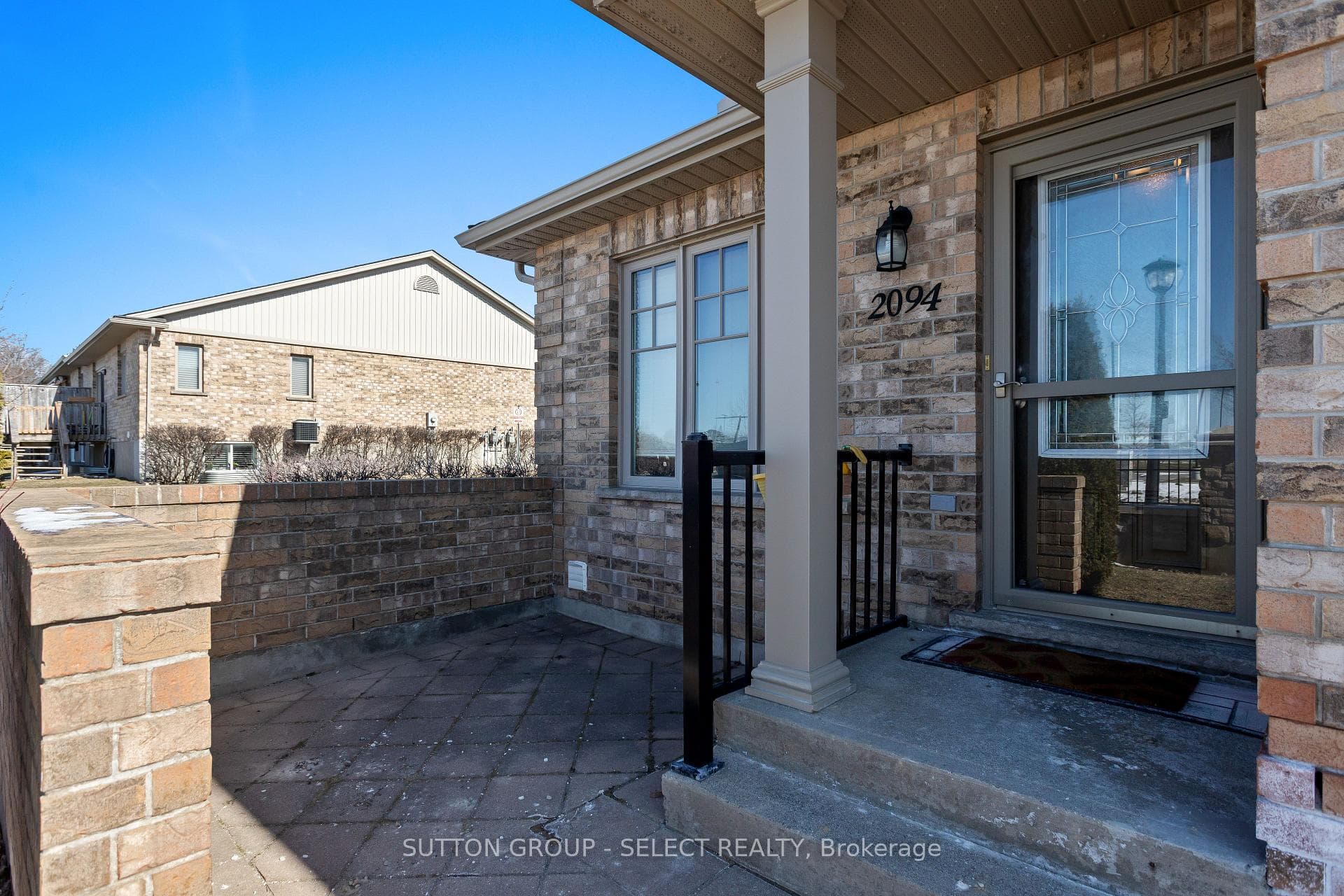 2094 Denview Avenue photo 4