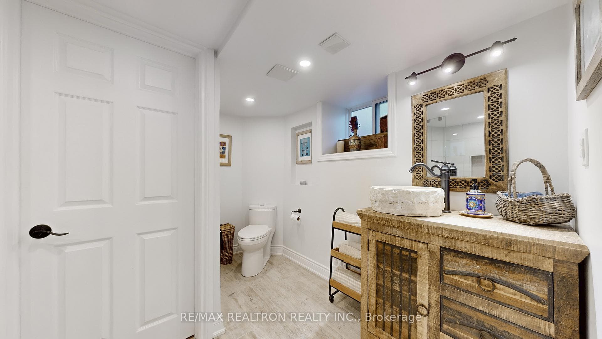 819 Melton Drive photo 35
