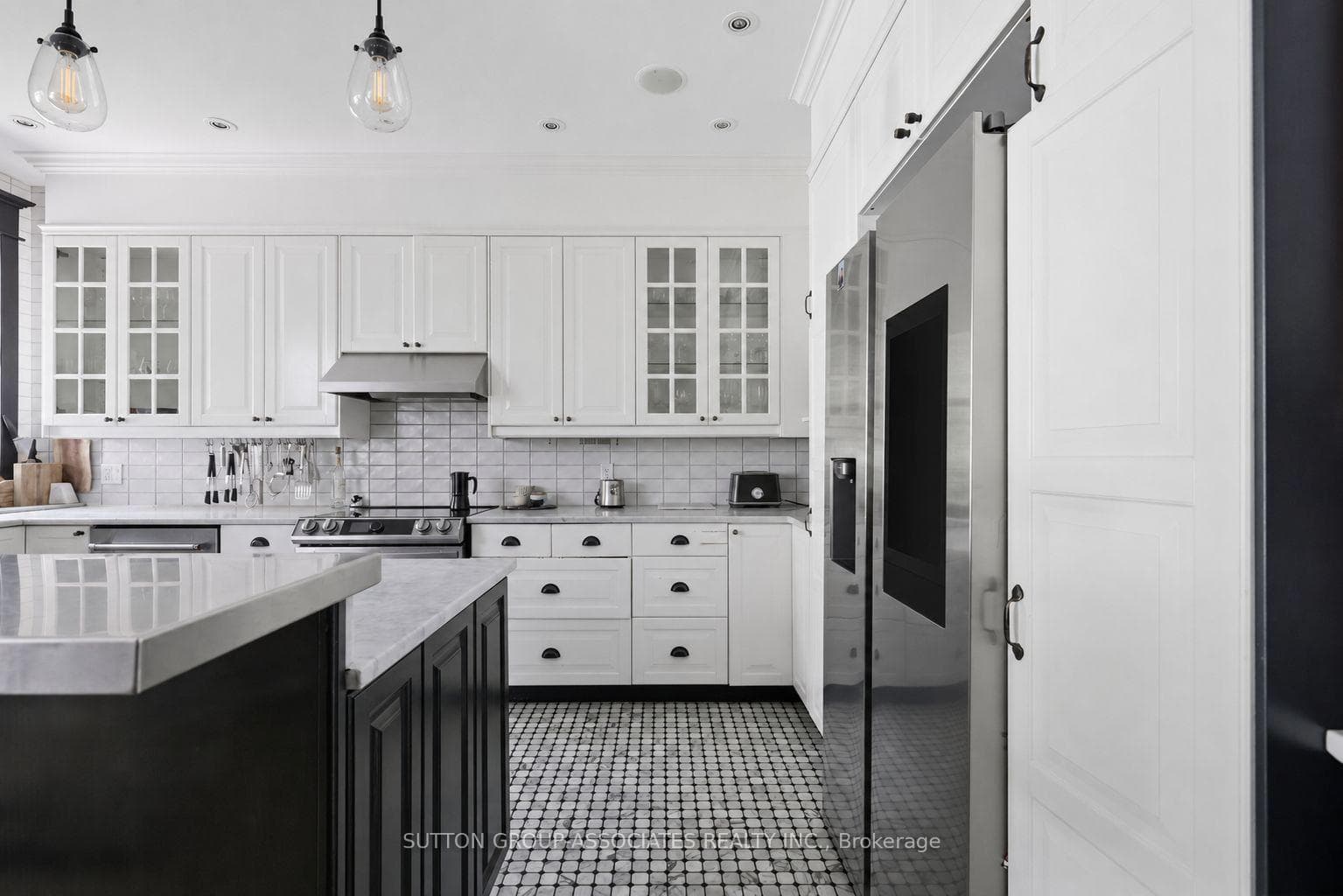 33 Albany Avenue photo 10