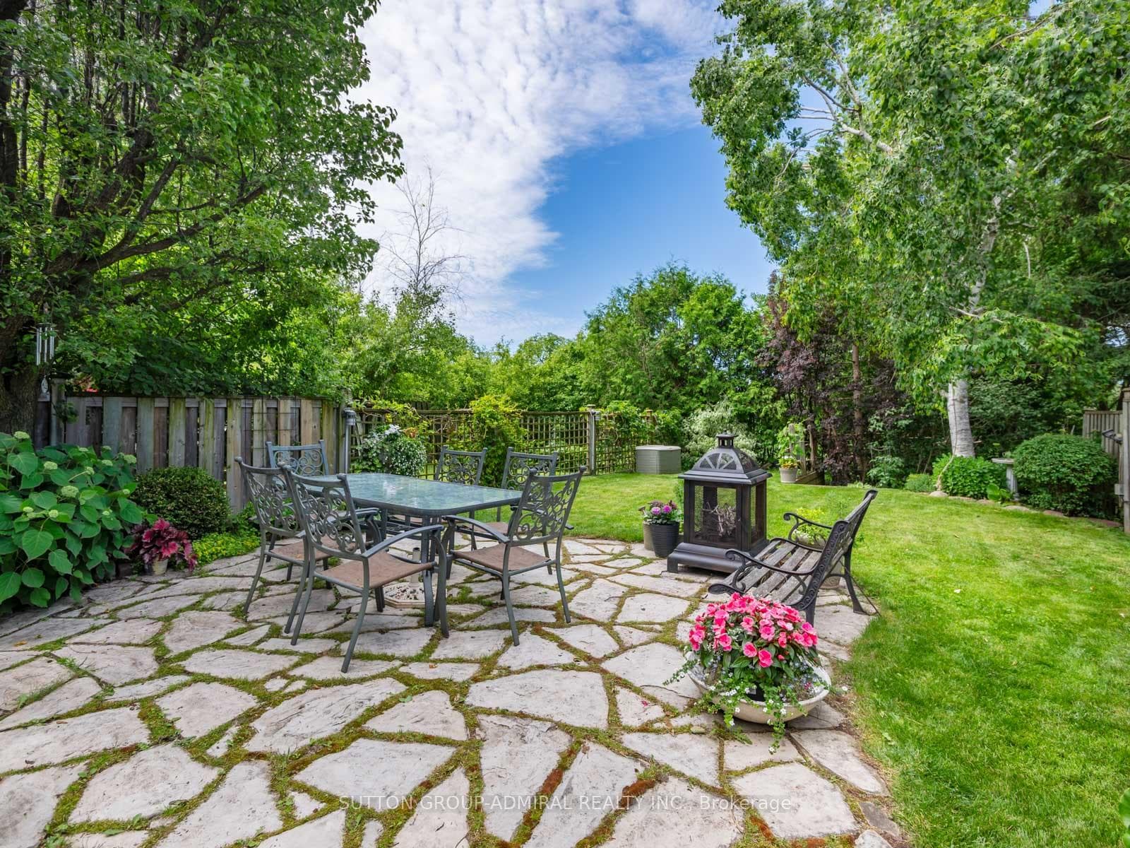 172 Spruce Street photo 1
