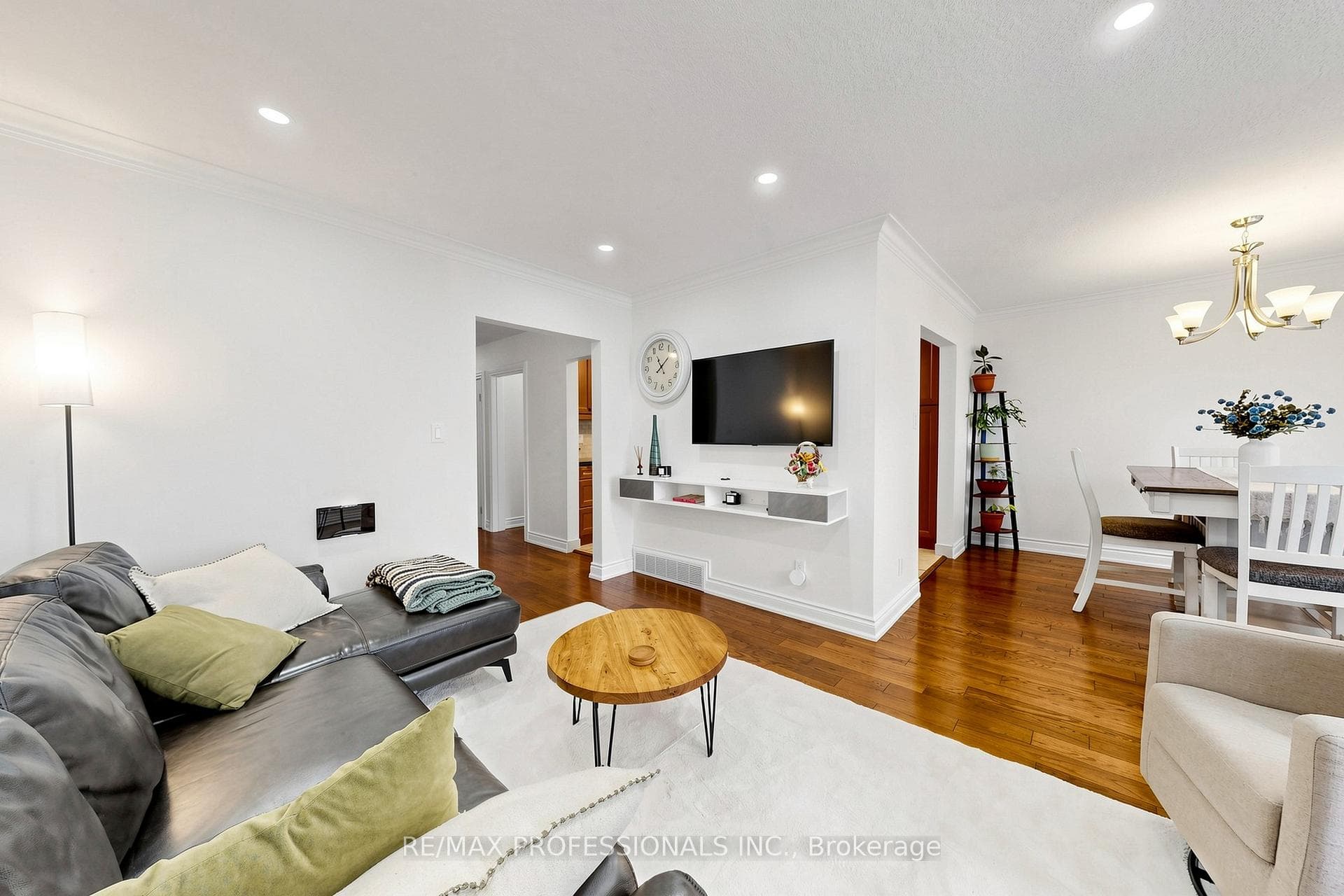 17 Barwell Crescent photo 4