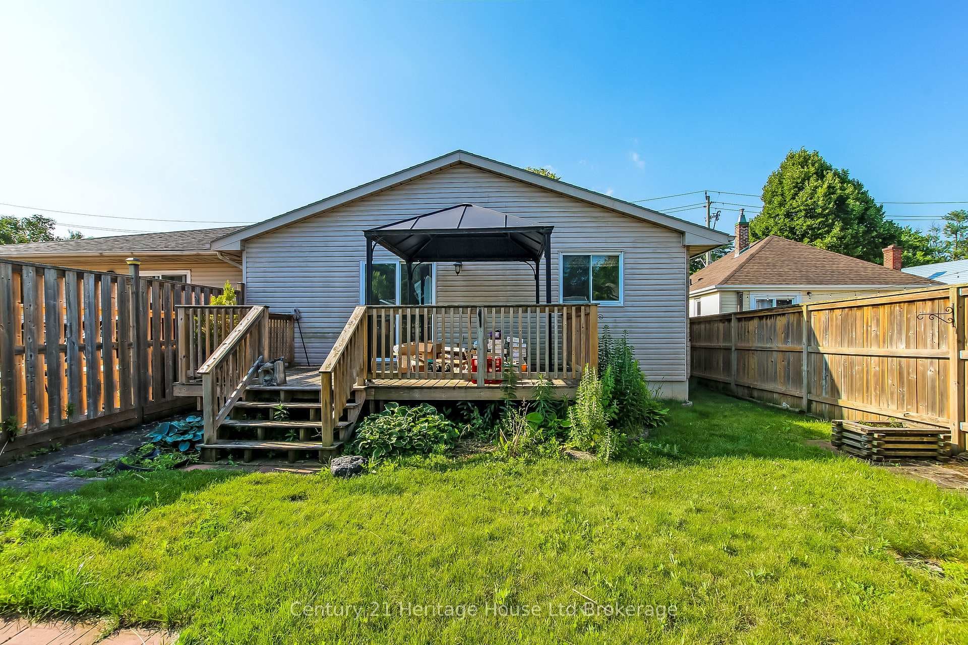 773 HOUNSFIELD Street photo 17